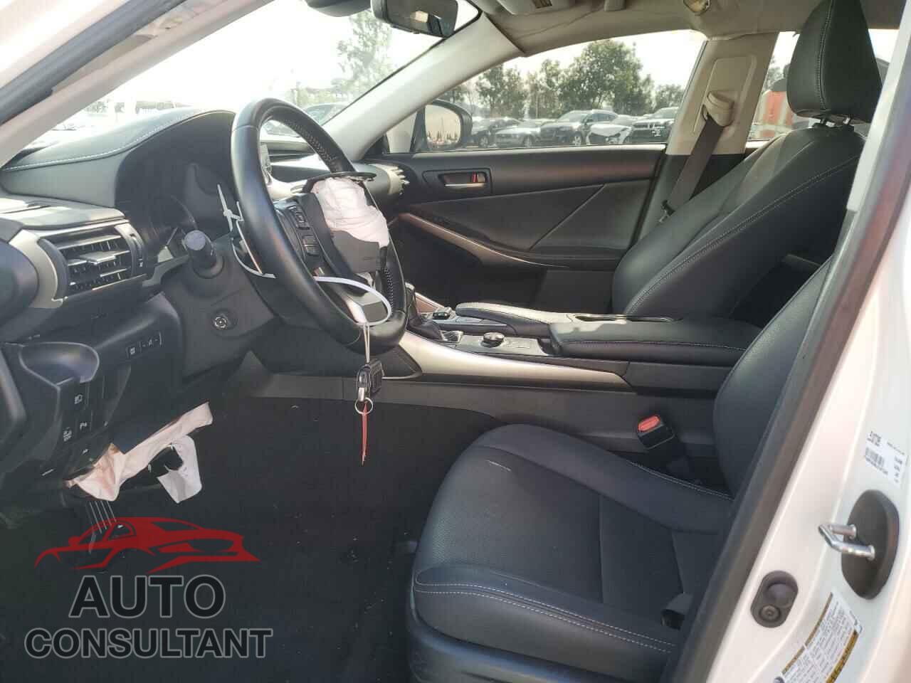 LEXUS IS 2020 - JTHDA1D26L5107205