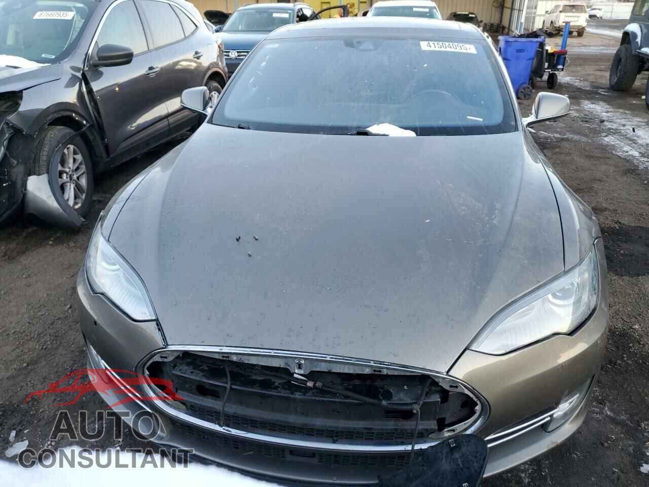 TESLA MODEL S 2015 - 5YJSA1E24FF115121