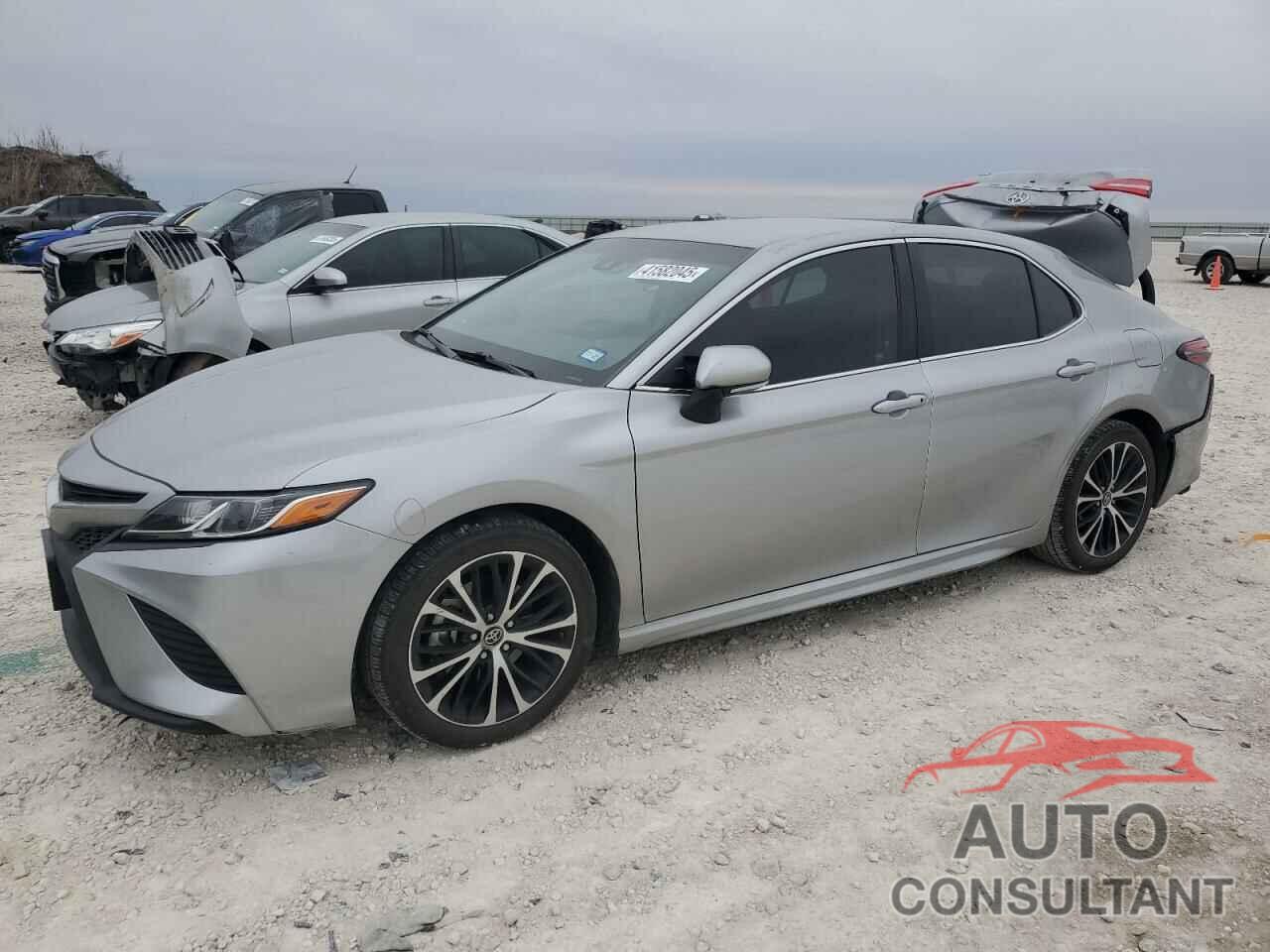 TOYOTA CAMRY 2018 - 4T1B11HK6JU677285