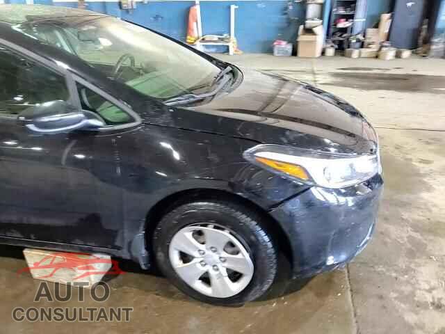 KIA FORTE 2017 - 3KPFK4A74HE017068