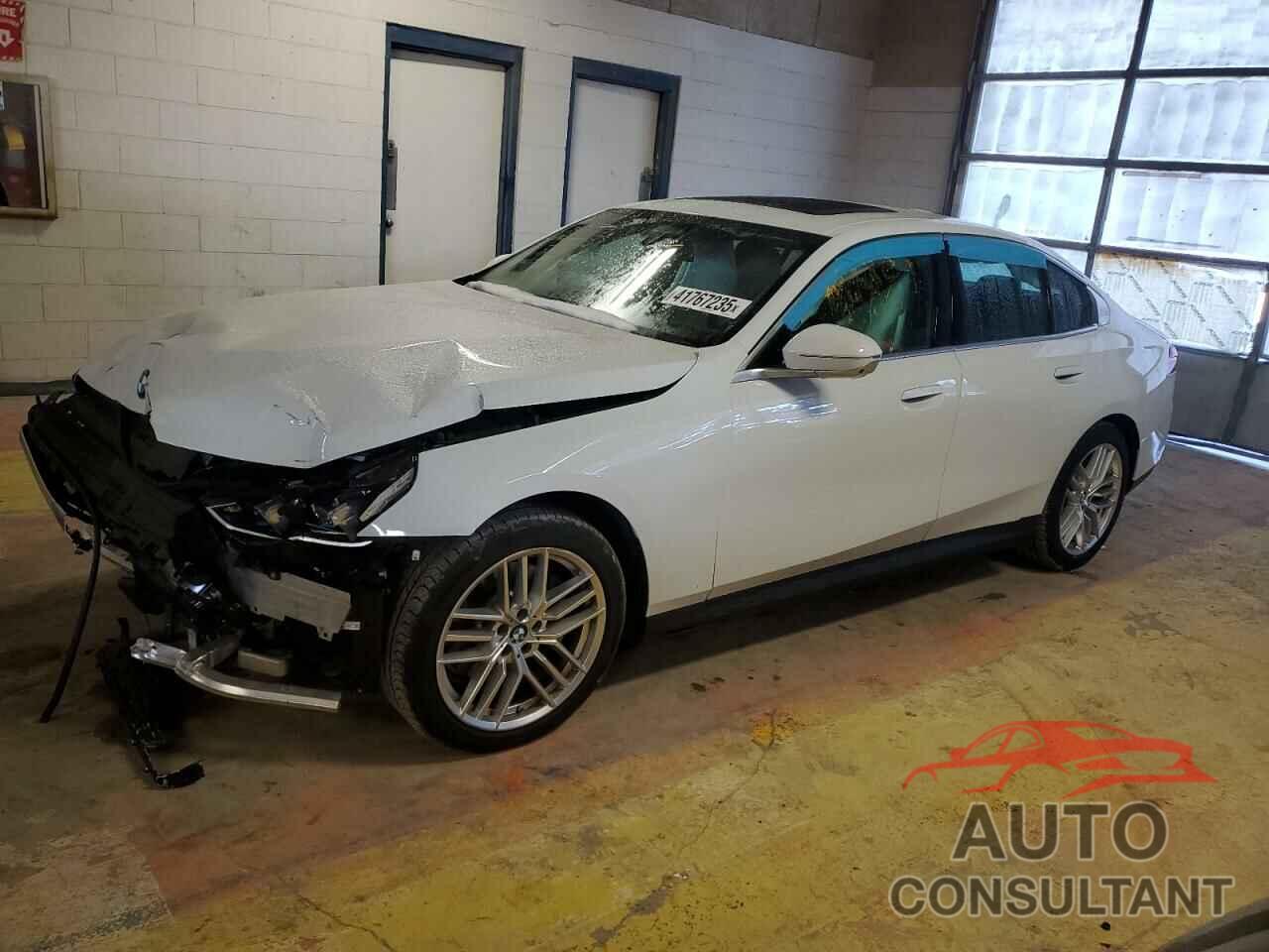 BMW 5 SERIES 2024 - WBA53FJ02RCR63733