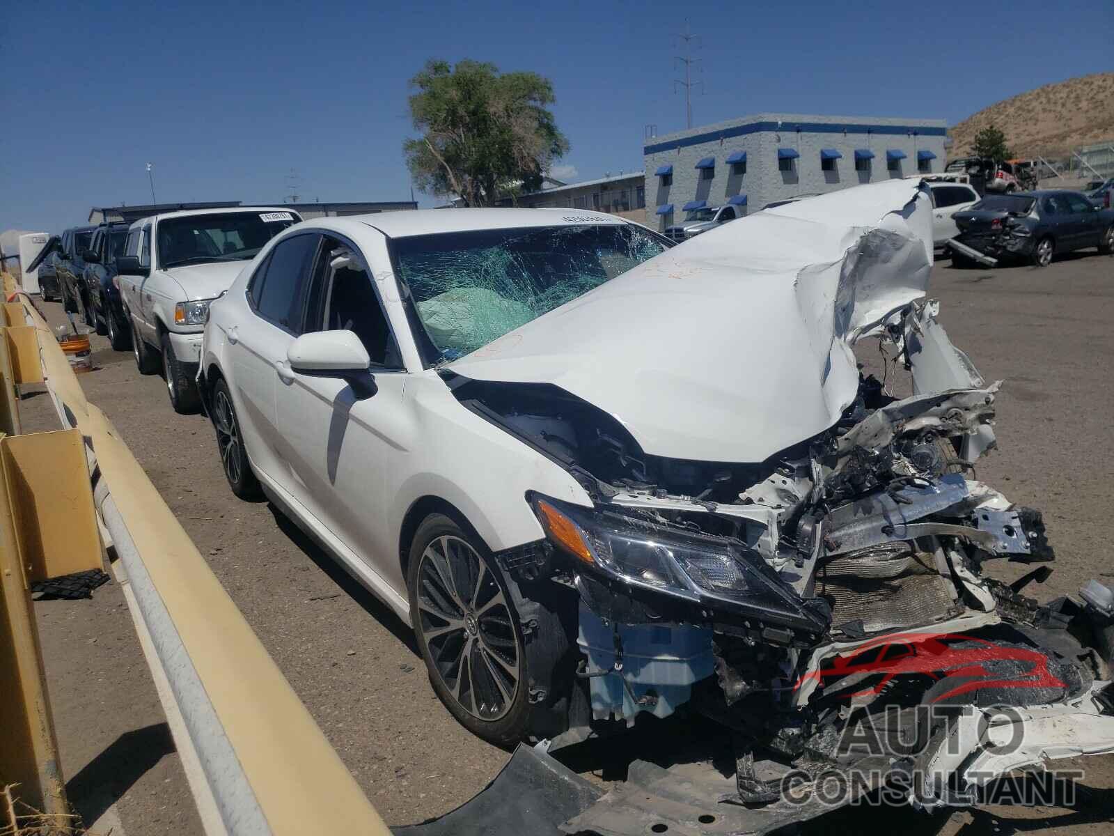 TOYOTA CAMRY 2018 - 4T1B11HK8JU128414