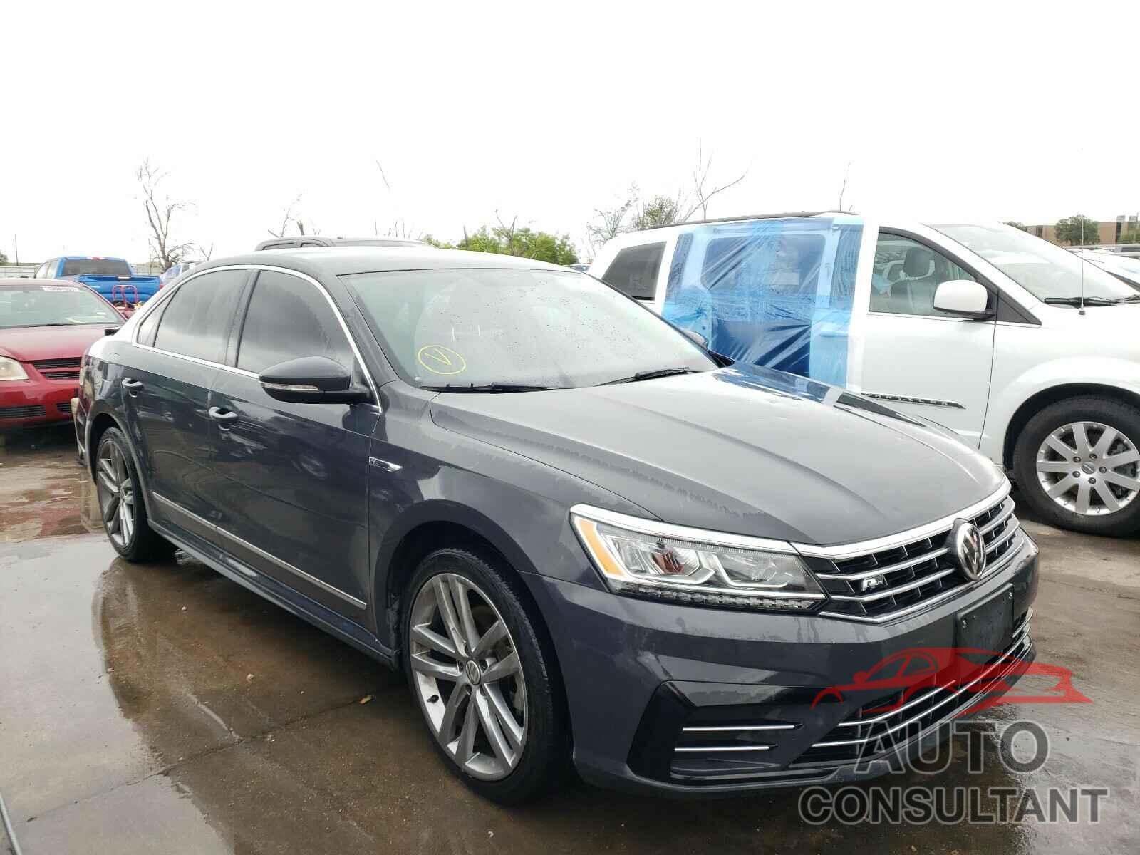 VOLKSWAGEN PASSAT 2017 - 1VWDT7A32HC022812