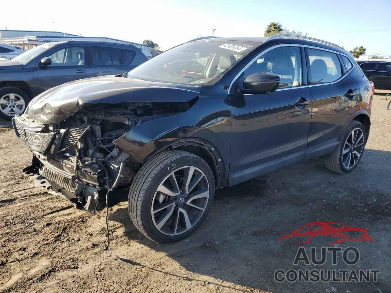 NISSAN ROGUE 2018 - JN1BJ1CP1JW186413