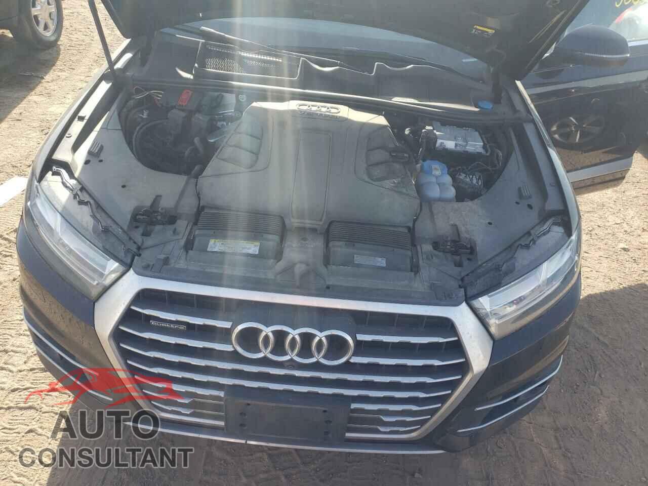 AUDI Q7 2017 - WA1VAAF76HD015646