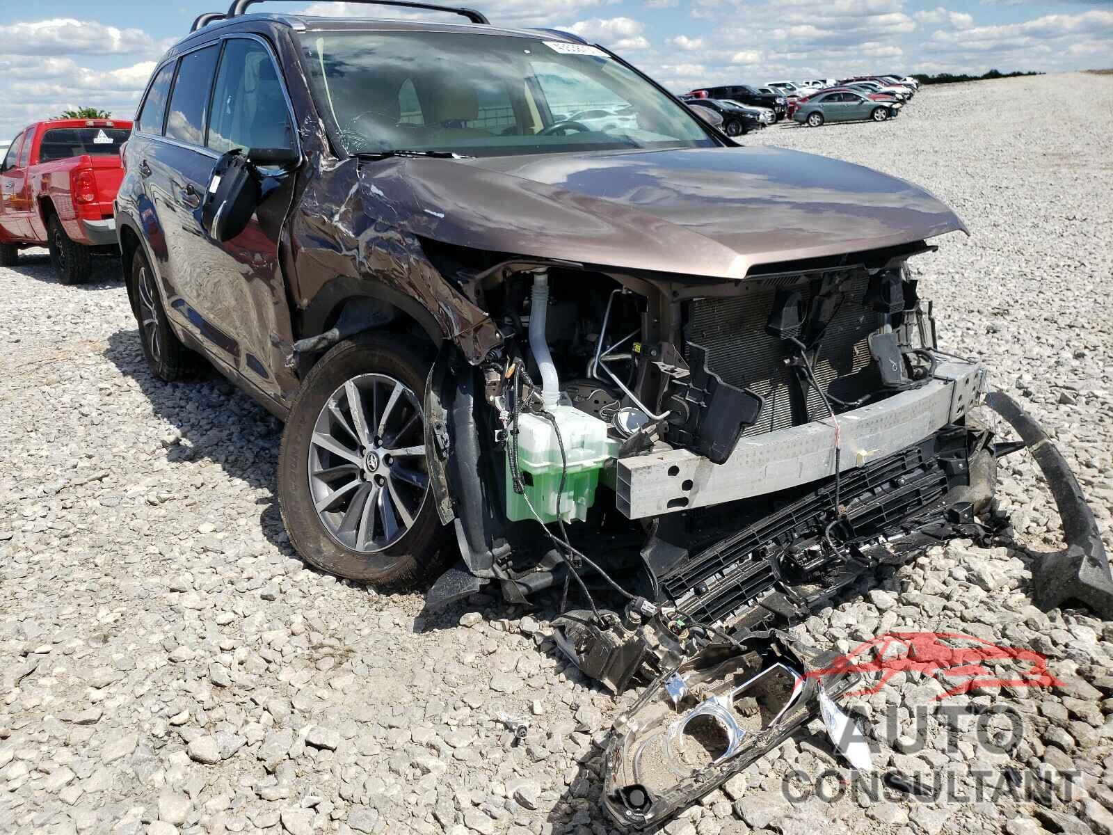 TOYOTA HIGHLANDER 2018 - 5TDJZRFH4JS853589