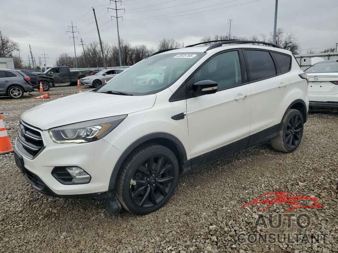 FORD ESCAPE 2017 - 1FMCU9J93HUB28090