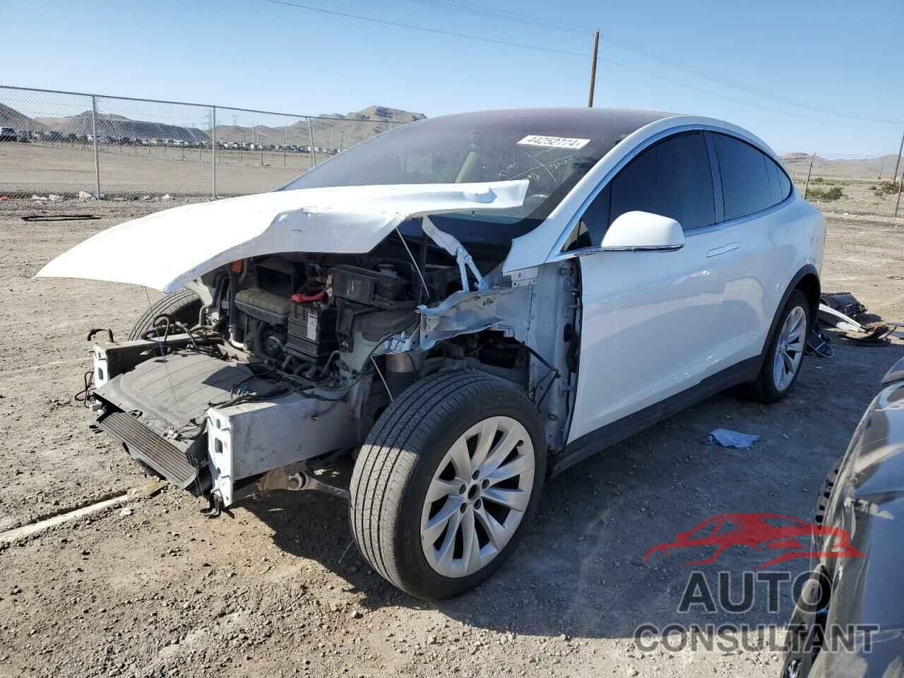 TESLA MODEL X 2016 - 5YJXCBE21GF004842