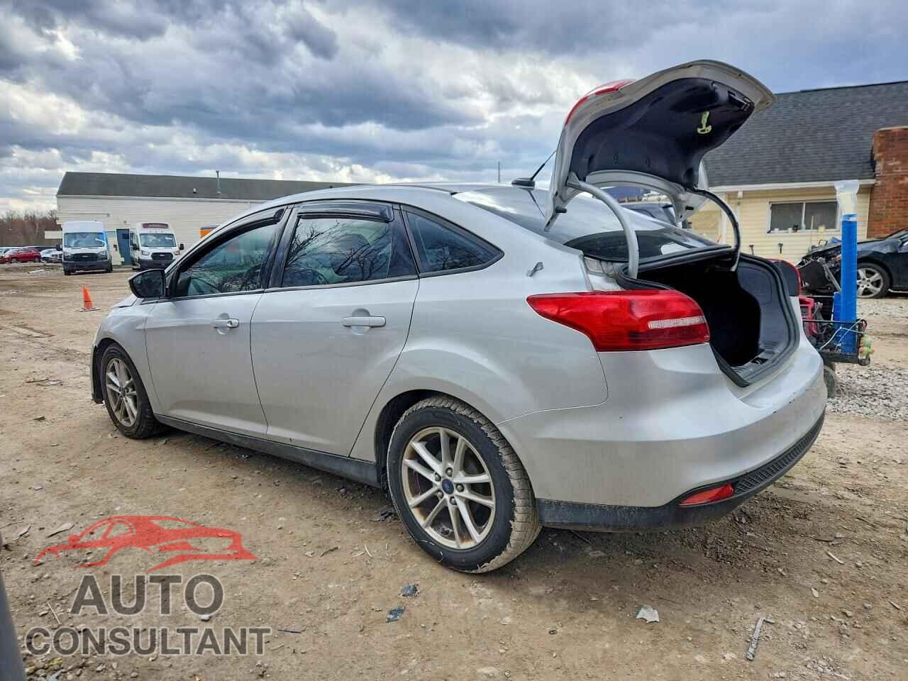 FORD FOCUS 2015 - 1FADP3F20FL276876