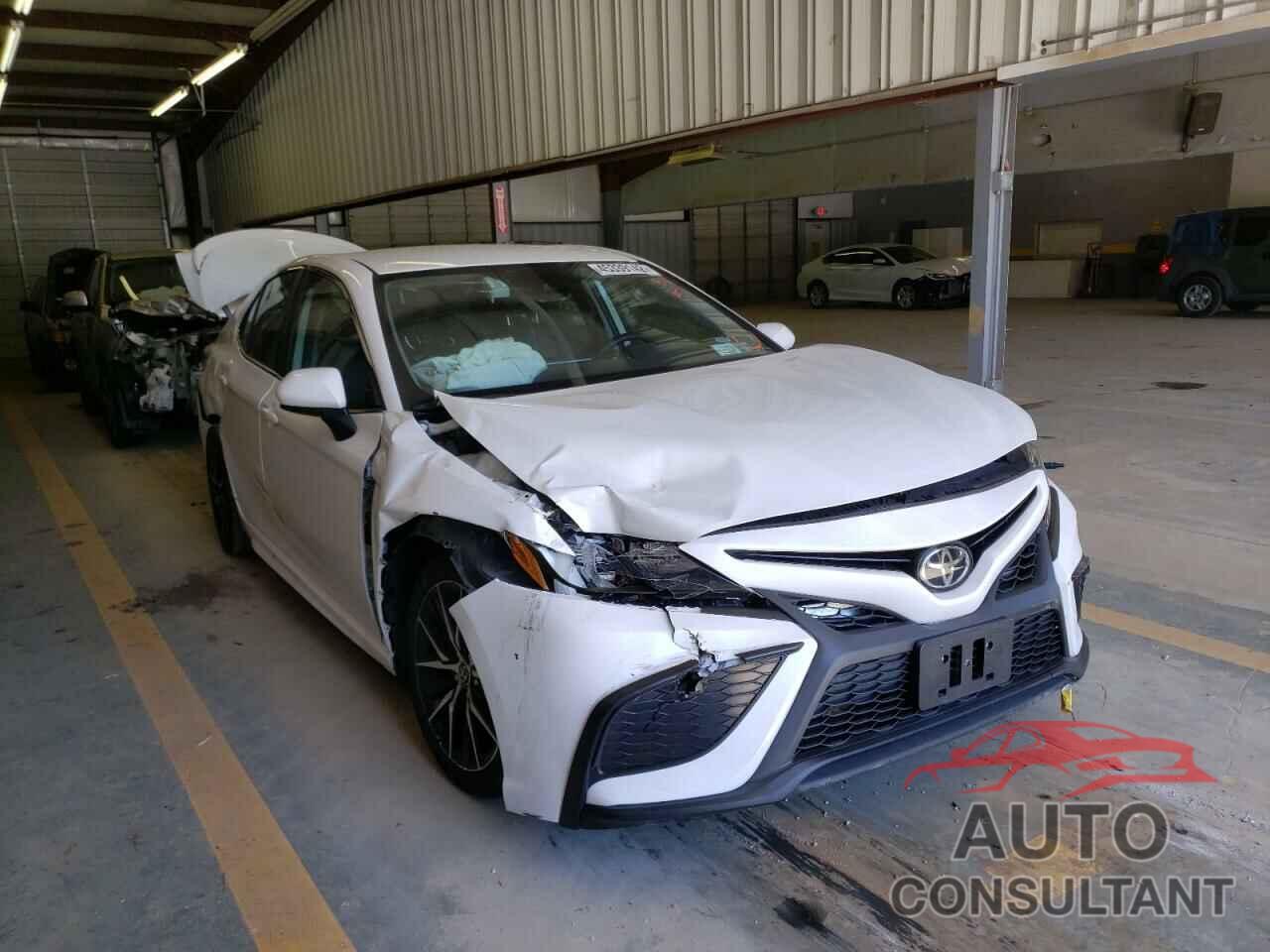 TOYOTA CAMRY 2021 - 4T1G11AK4MU562799