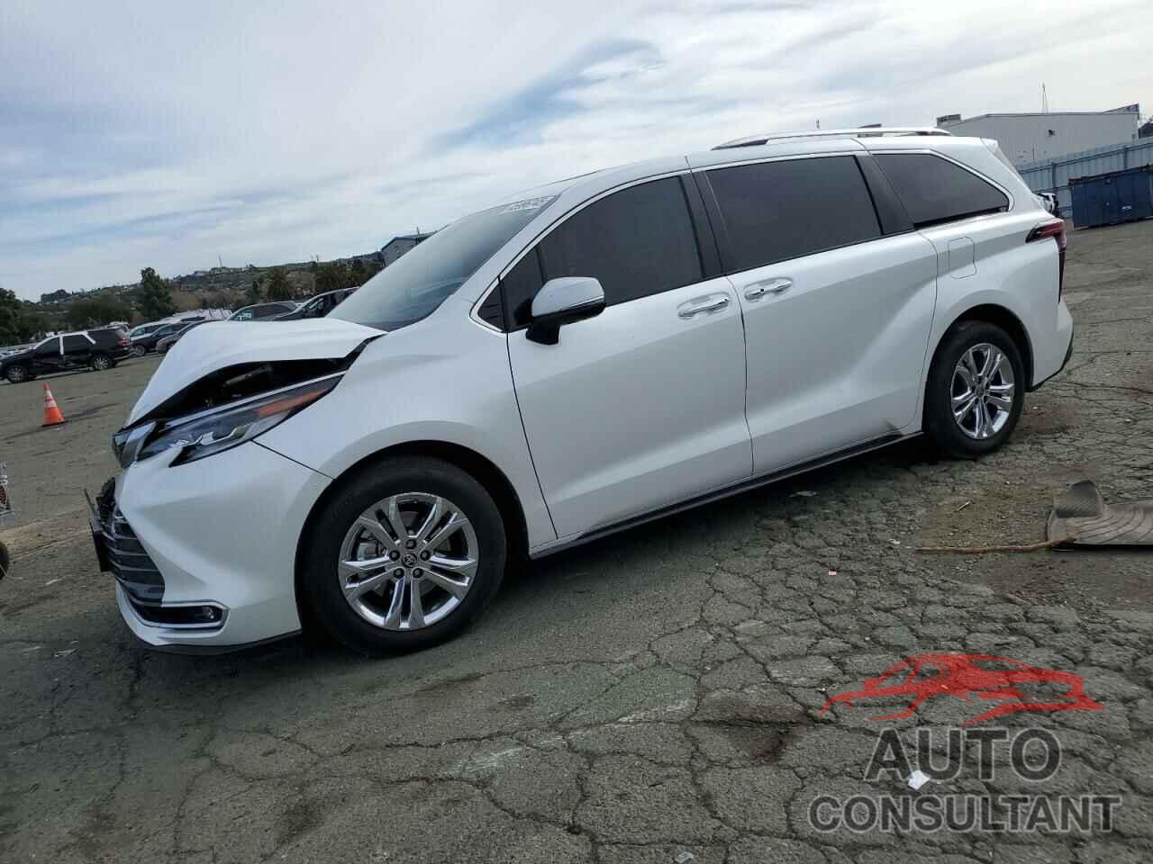 TOYOTA SIENNA 2023 - 5TDESKFC5PS087348