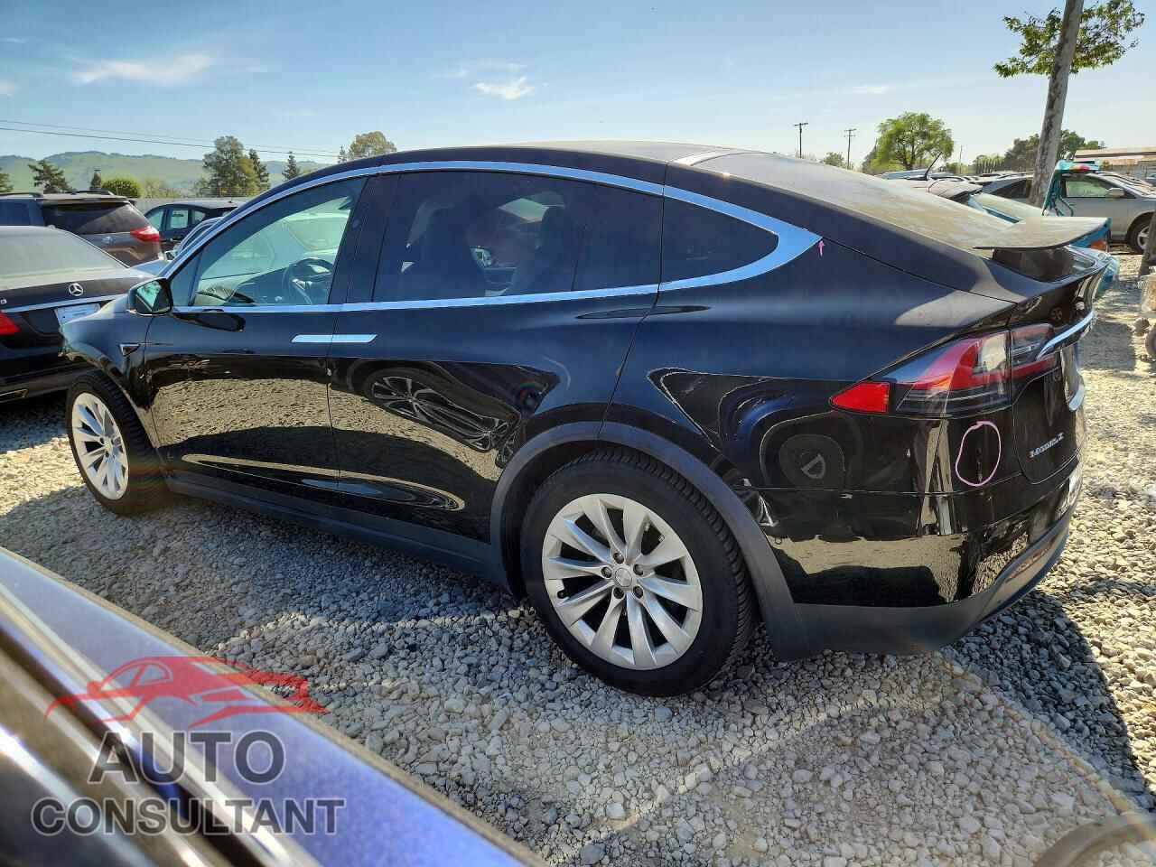 TESLA MODEL X 2017 - 5YJXCBE26HF048854