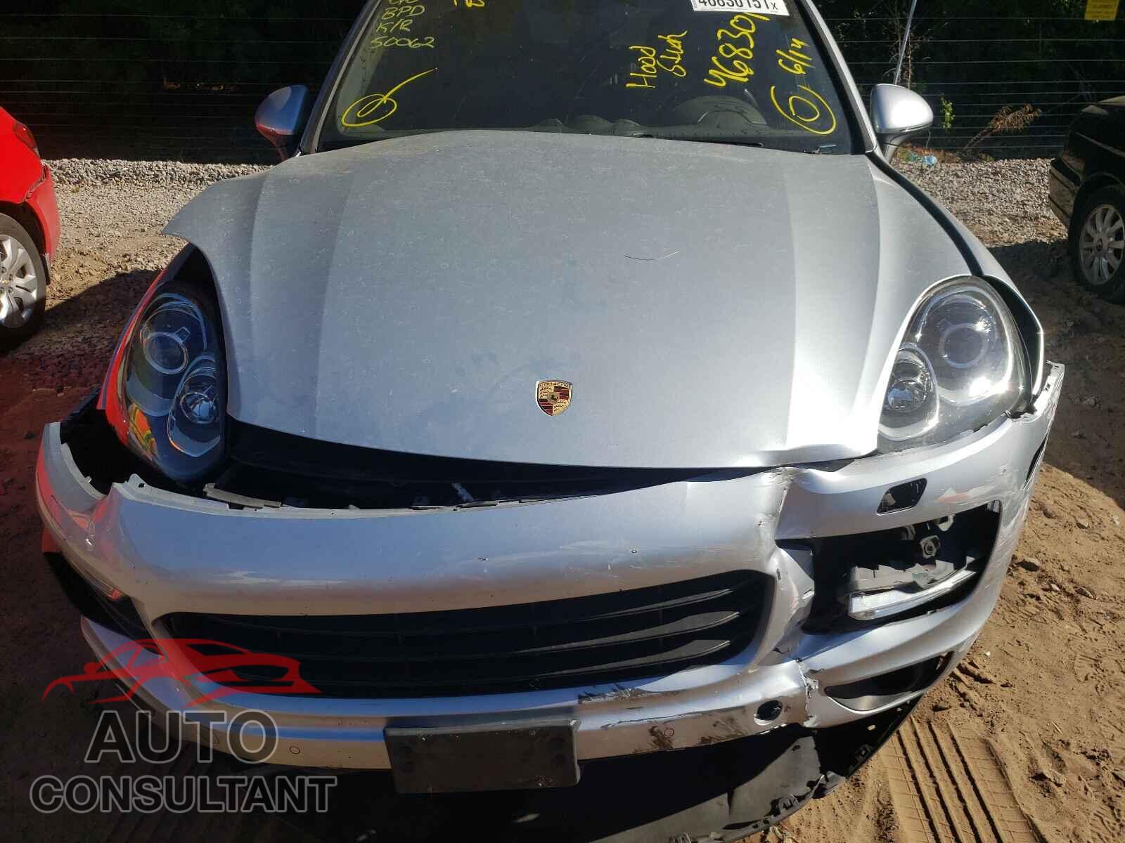 PORSCHE CAYENNE 2017 - WP1AA2A27HKA84099