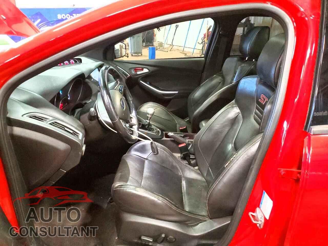 FORD FOCUS 2015 - 1FADP3L90FL268732