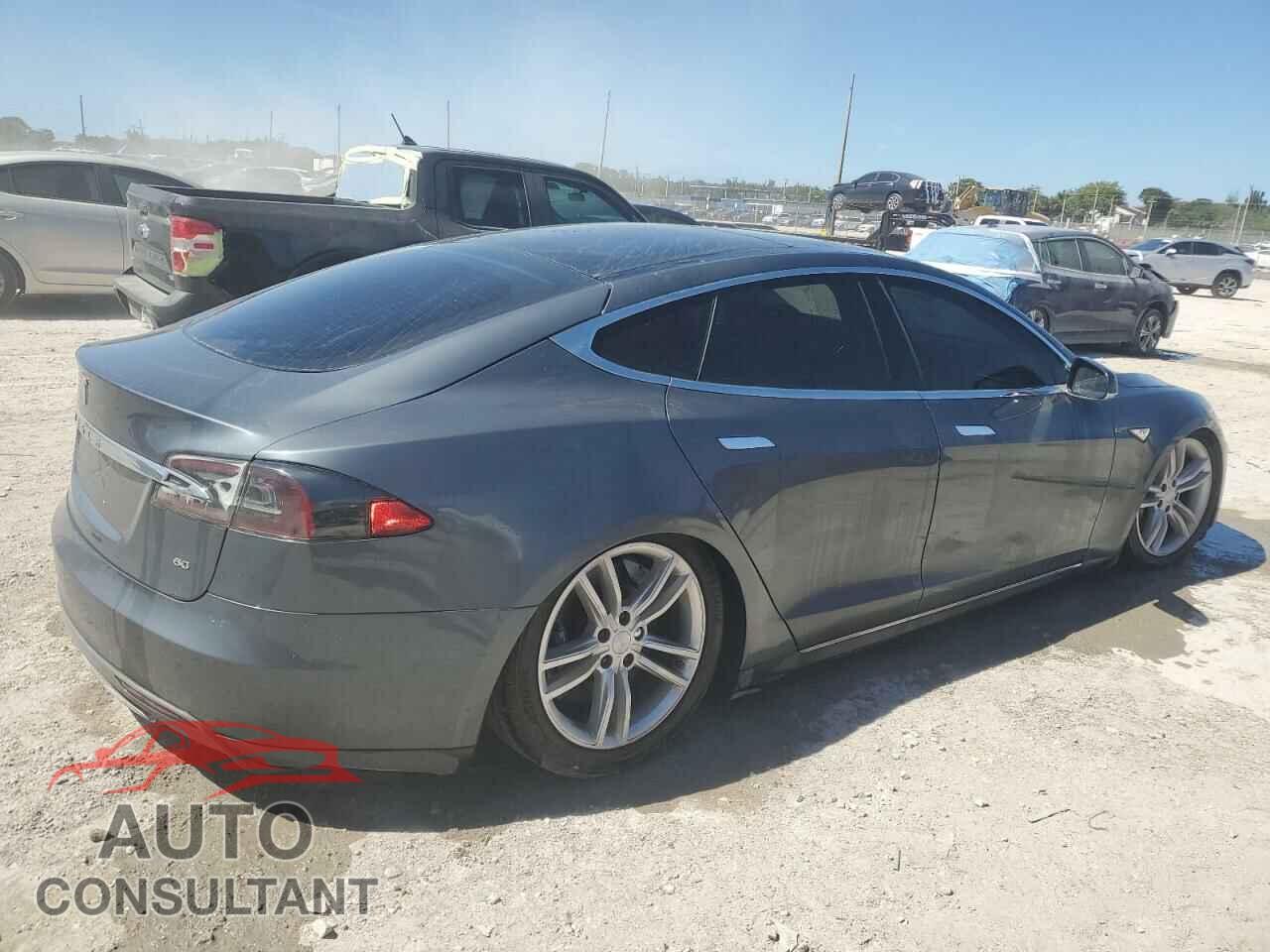 TESLA MODEL S 2013 - 5YJSA1AG3DFP13358