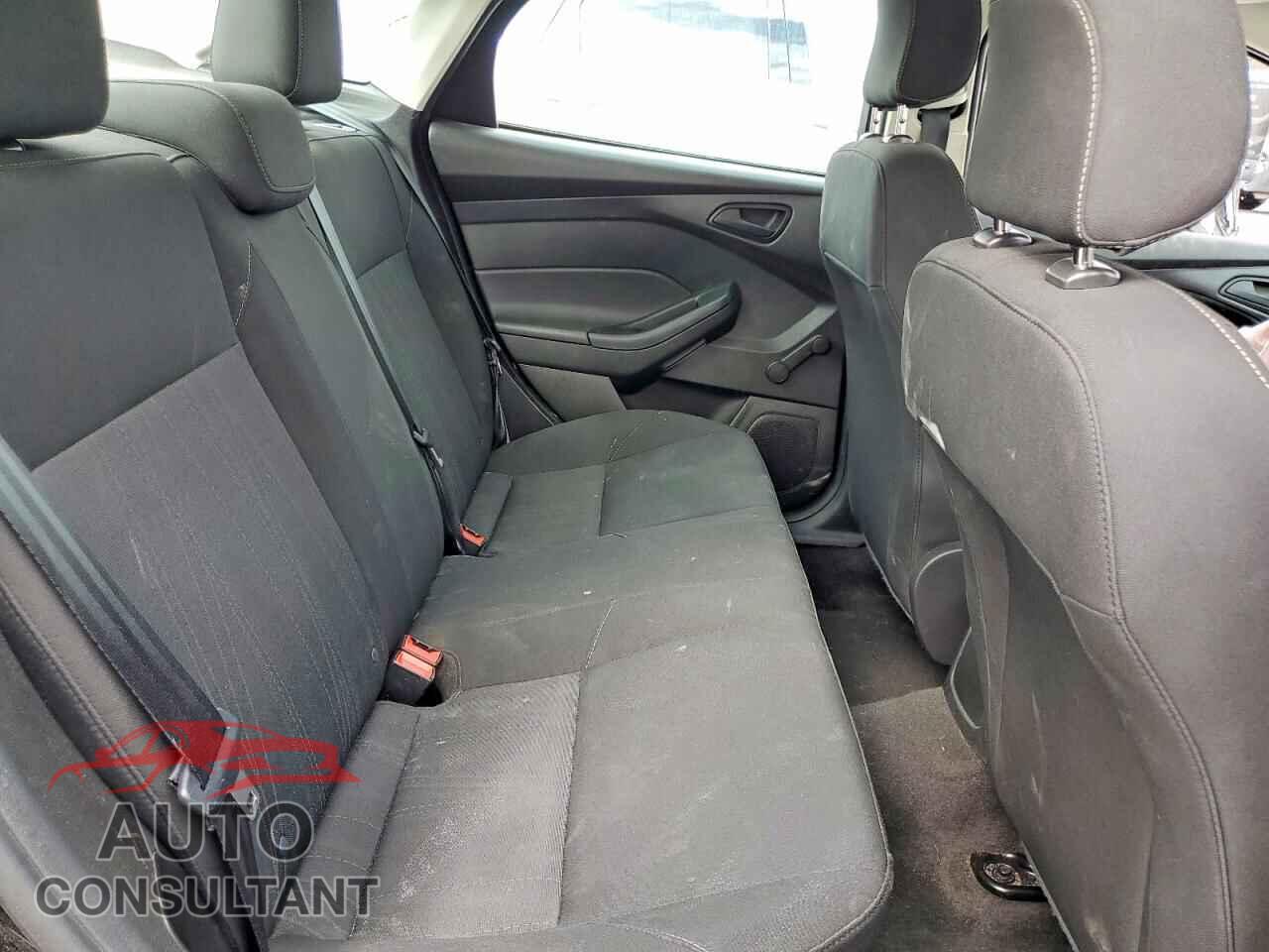 FORD FOCUS 2017 - 1FADP3E25HL343122