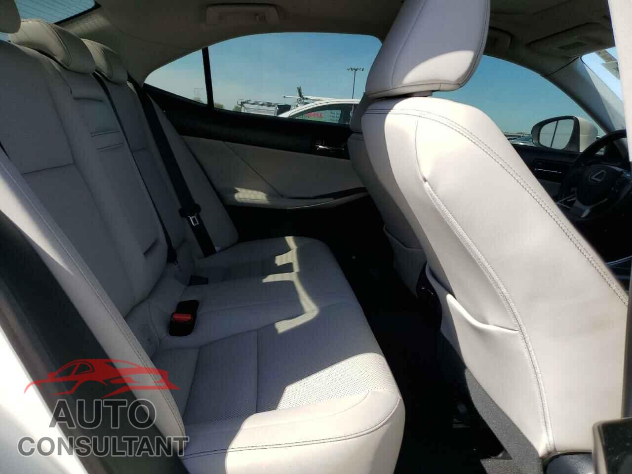LEXUS IS 2016 - JTHBA1D24G5004636