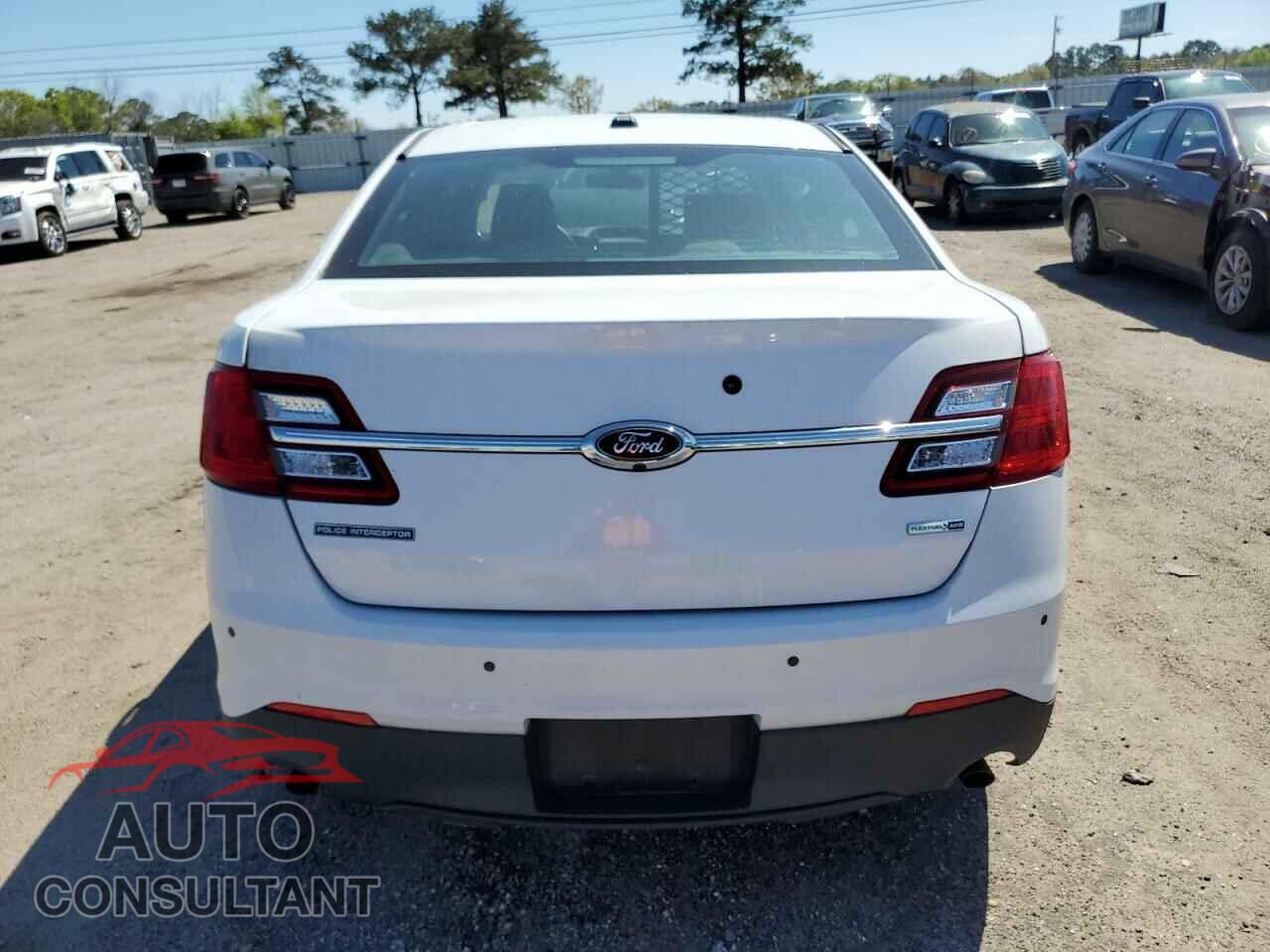 FORD TAURUS 2018 - 1FAHP2MKXJG123647