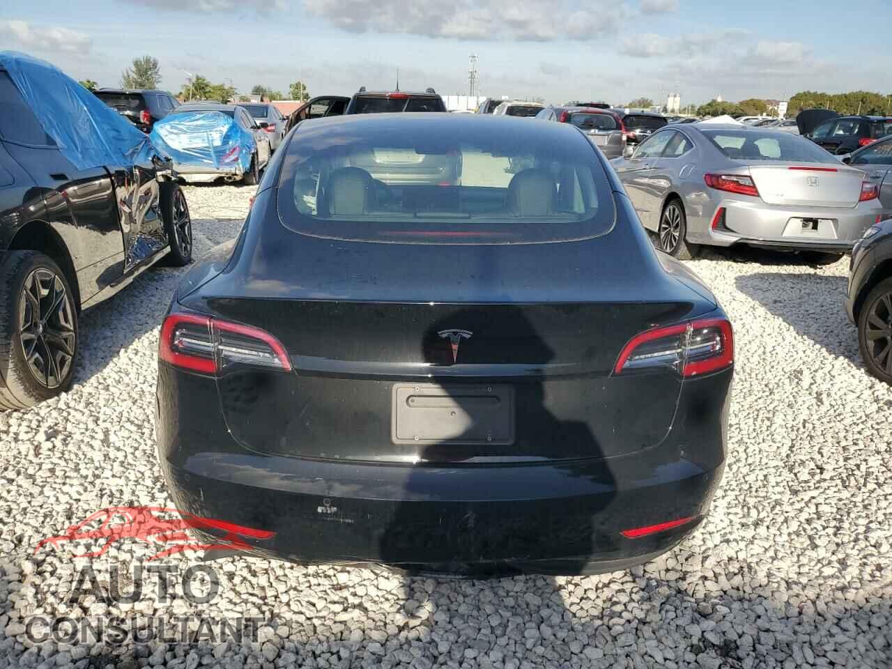 TESLA MODEL 3 2022 - 5YJ3E1EA7NF330801