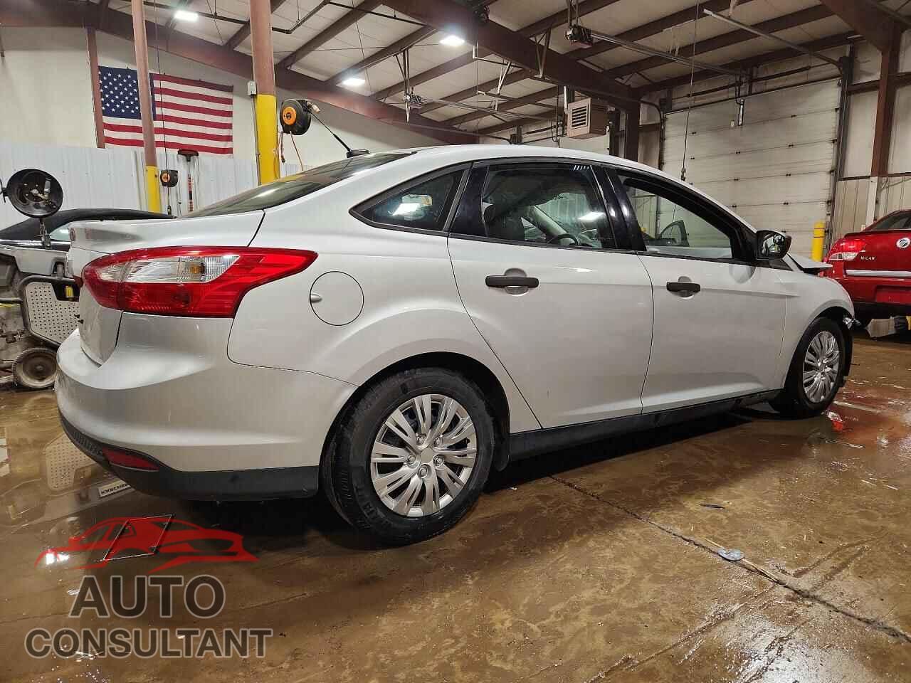 FORD FOCUS 2014 - 1FADP3E29EL402362
