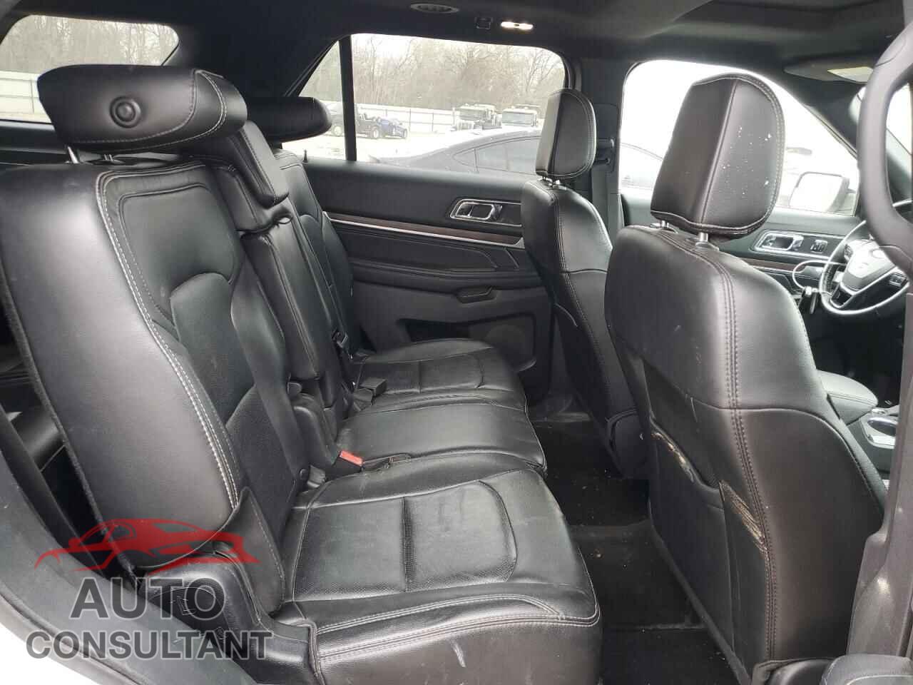 FORD EXPLORER 2018 - 1FM5K7F84JGB10995