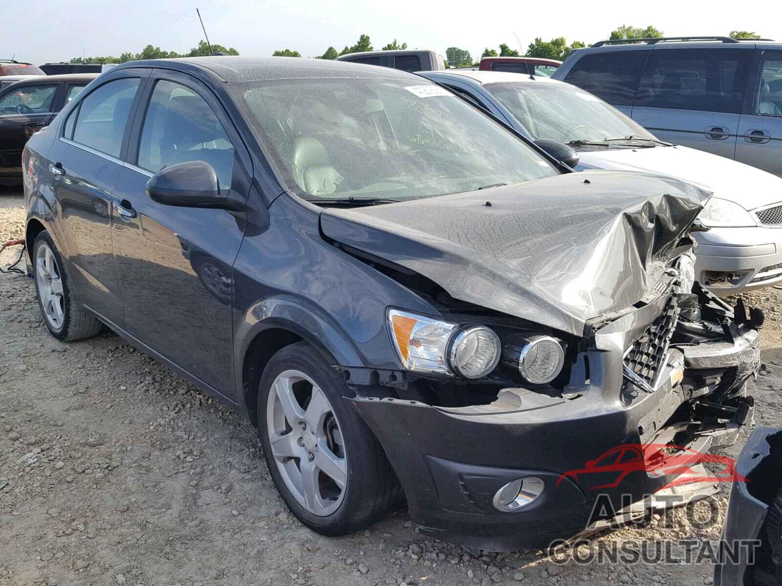 CHEVROLET SONIC 2015 - 1G1JE5SB2F4212796