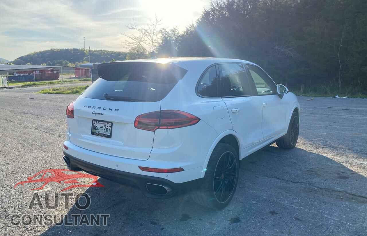 PORSCHE CAYENNE 2017 - WP1AA2A29HKA85500
