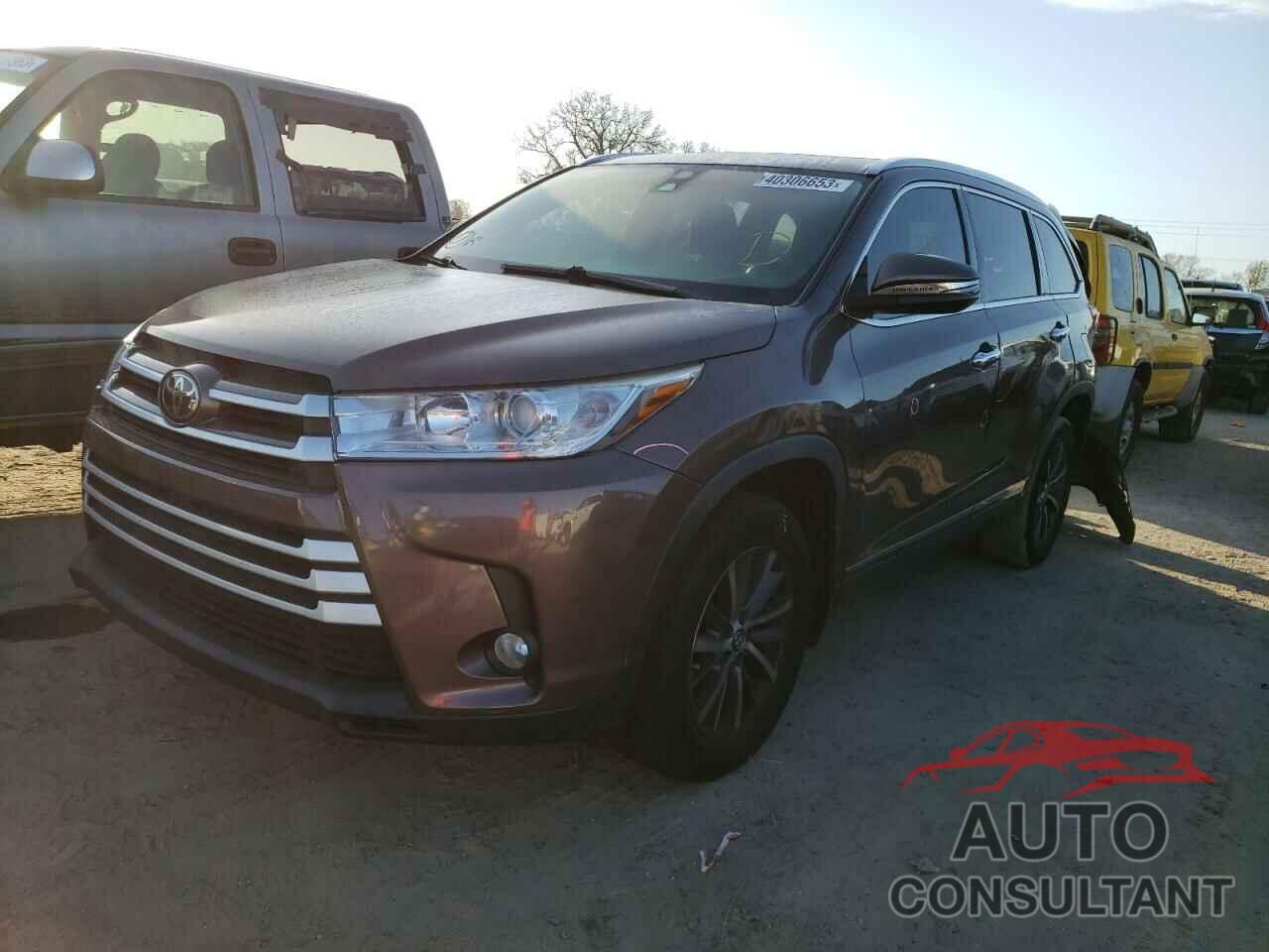 TOYOTA HIGHLANDER 2017 - 5TDKZRFH8HS222441