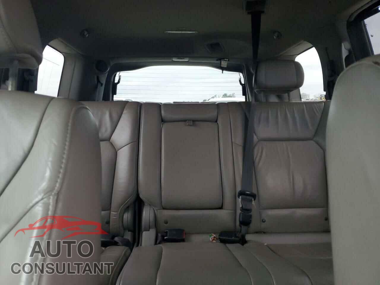 HONDA PILOT 2011 - 5FNYF4H96BB077391