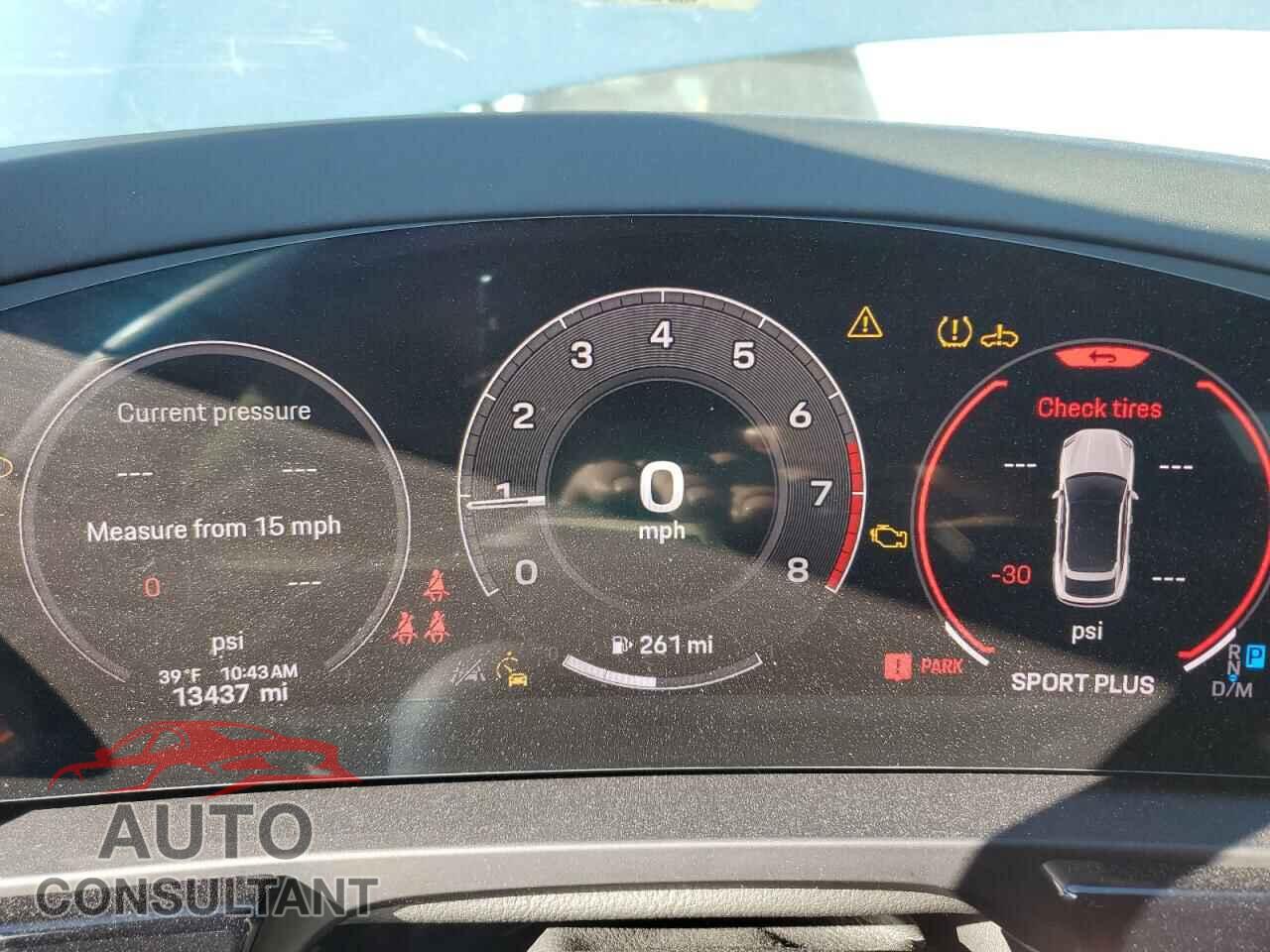 PORSCHE CAYENNE 2024 - WP1BA2AYXRDA49023