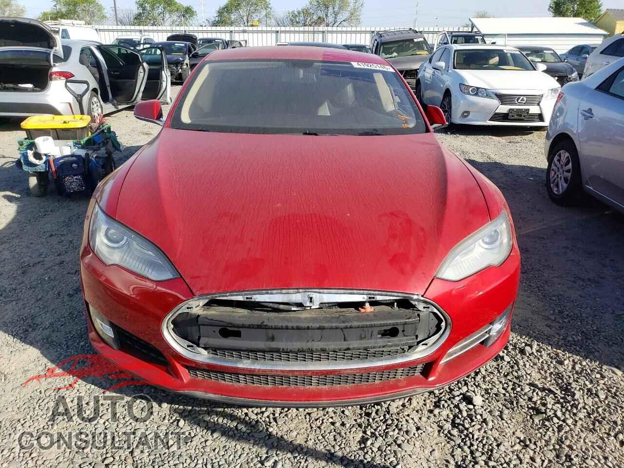 TESLA MODEL S 2013 - 5YJSA1DP5DFP09744