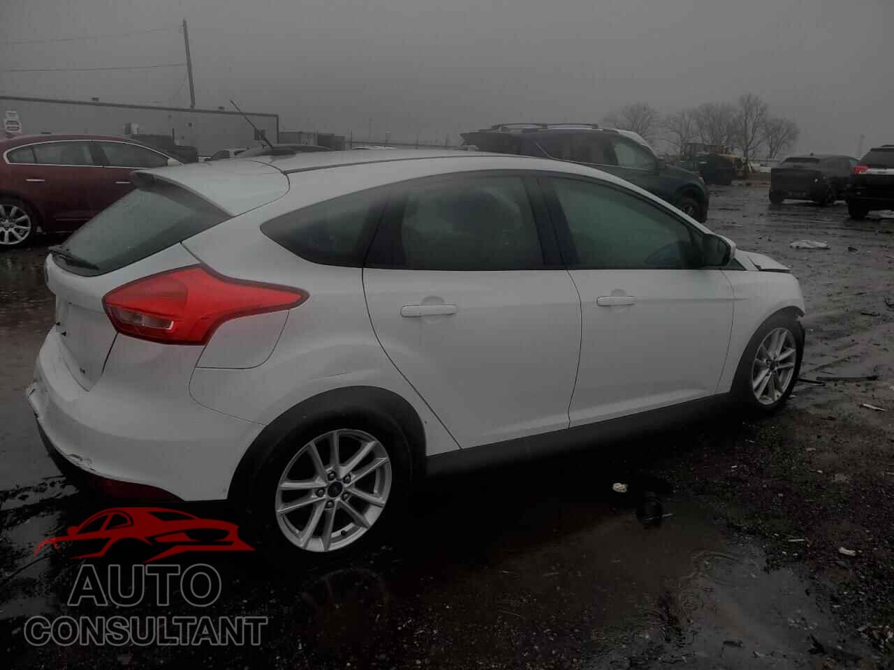 FORD FOCUS 2015 - 1FADP3K27FL282485
