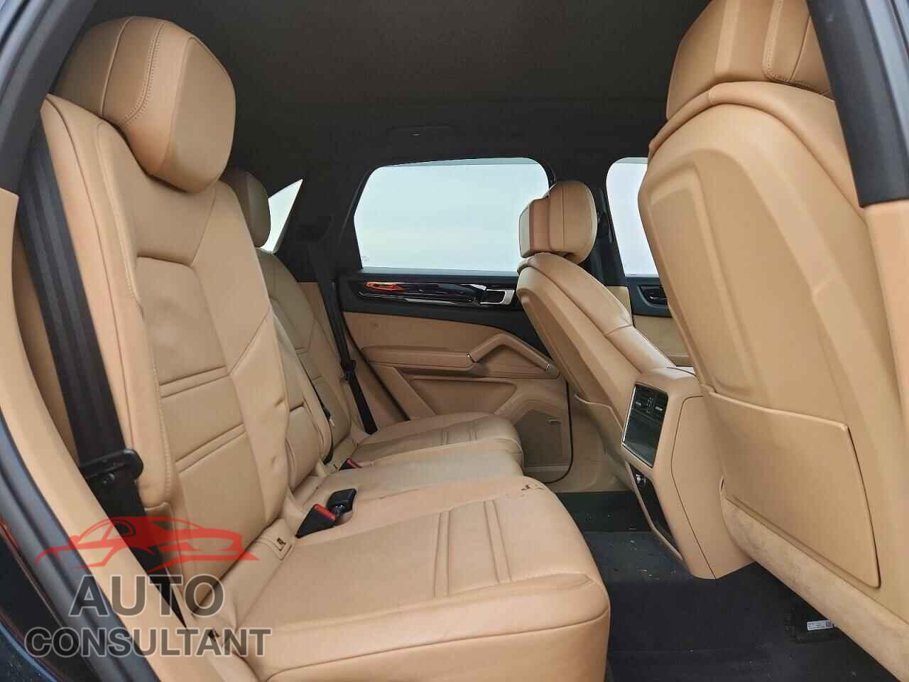 PORSCHE CAYENNE 2019 - WP1AA2AY9KDA17570