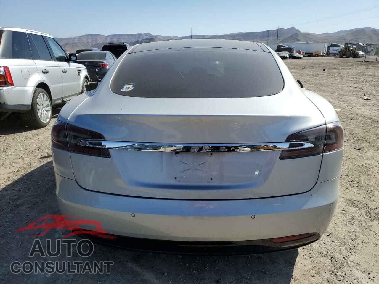 TESLA MODEL S 2017 - 5YJSA1E19HF210008