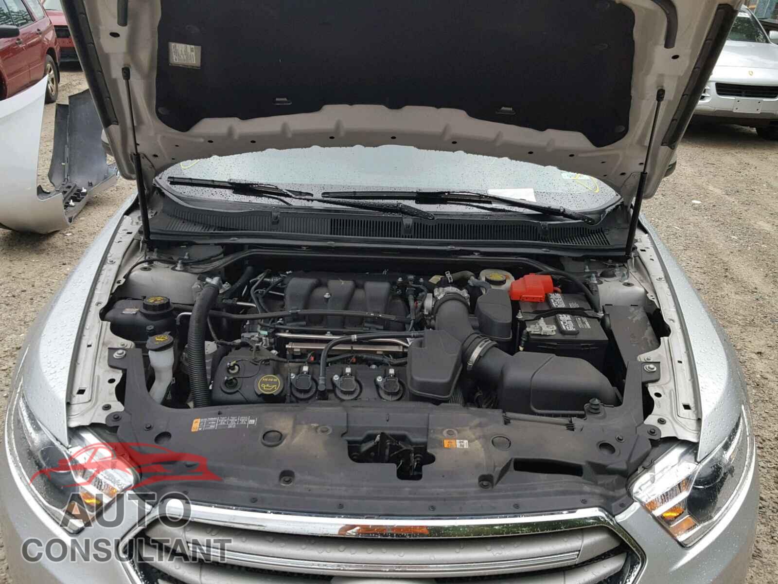 FORD TAURUS 2017 - 1FAHP2E86HG125411