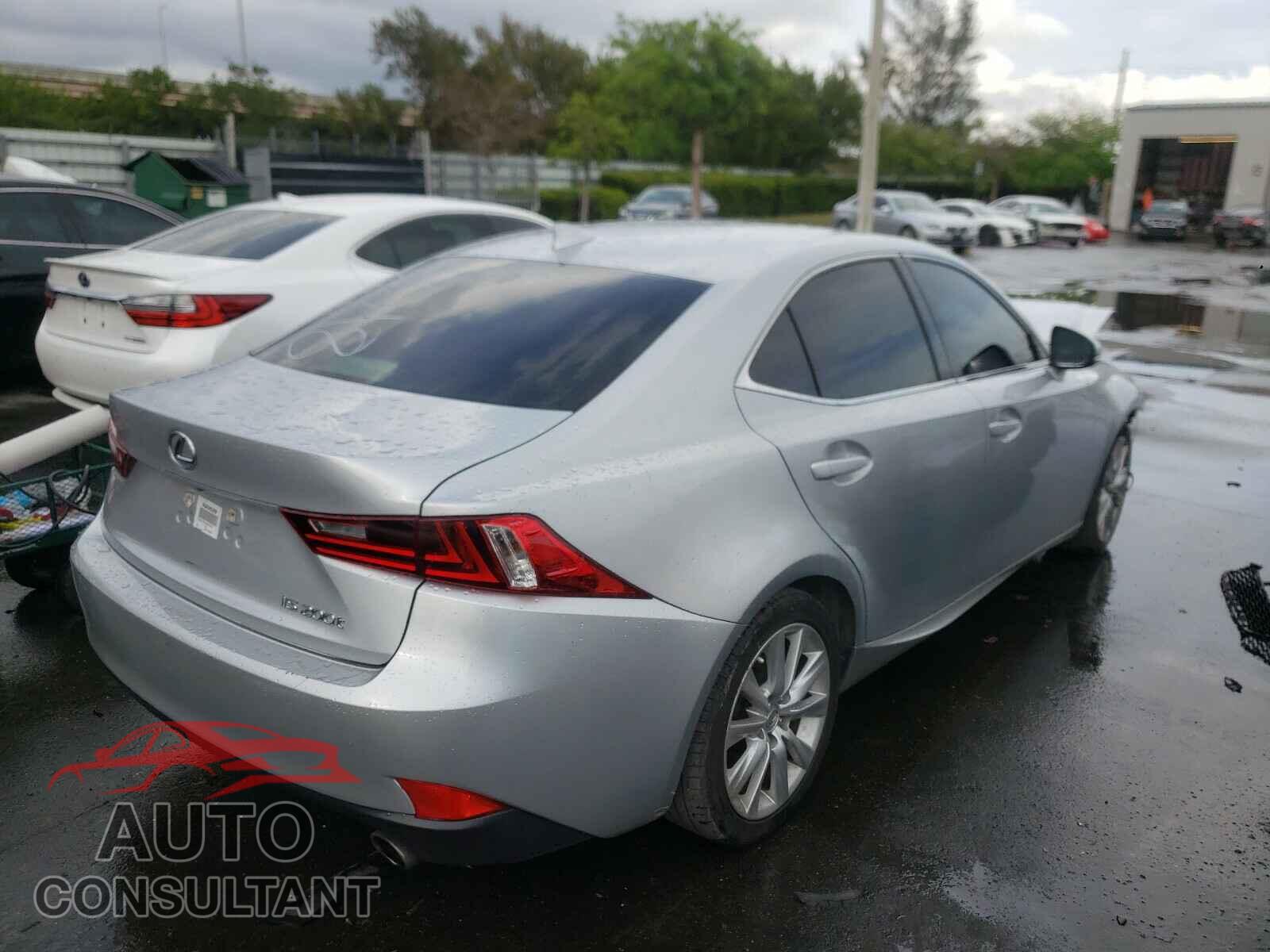 LEXUS IS 2016 - JTHBA1D2XG5024504