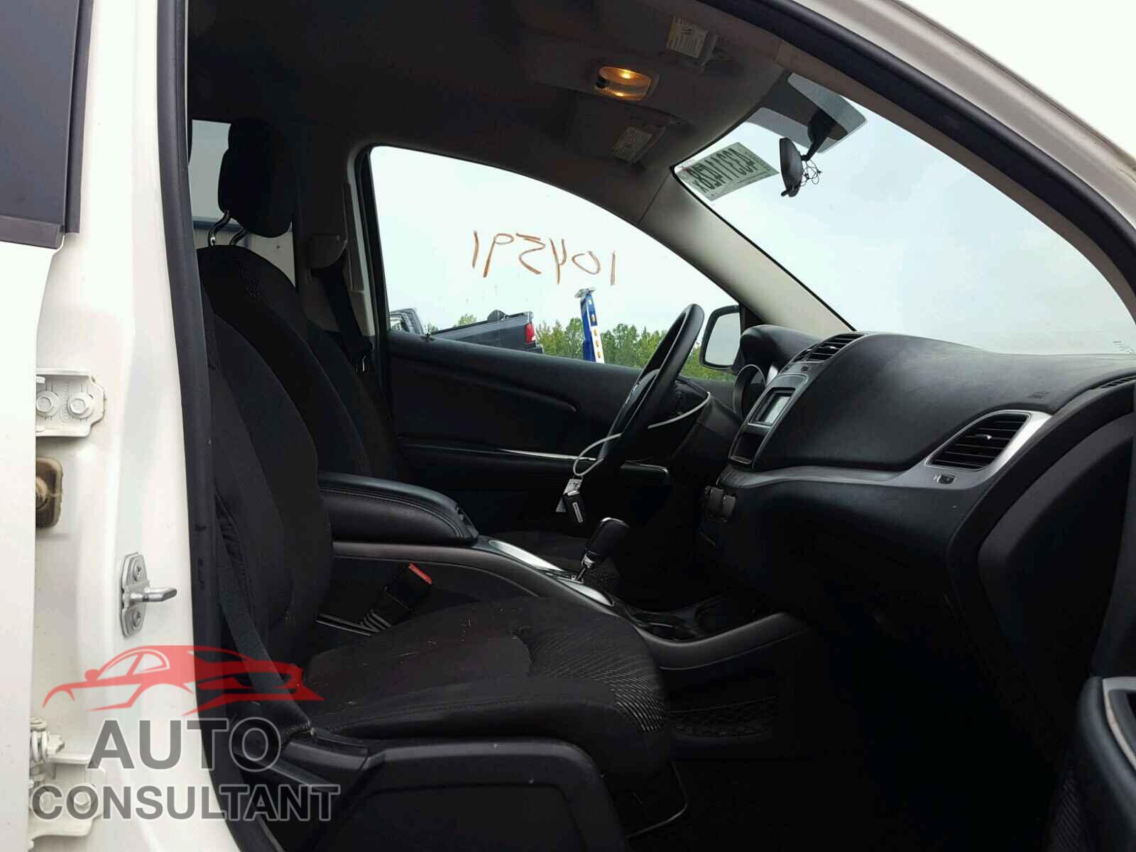 DODGE JOURNEY SE 2015 - 3C4PDCAB5FT511882