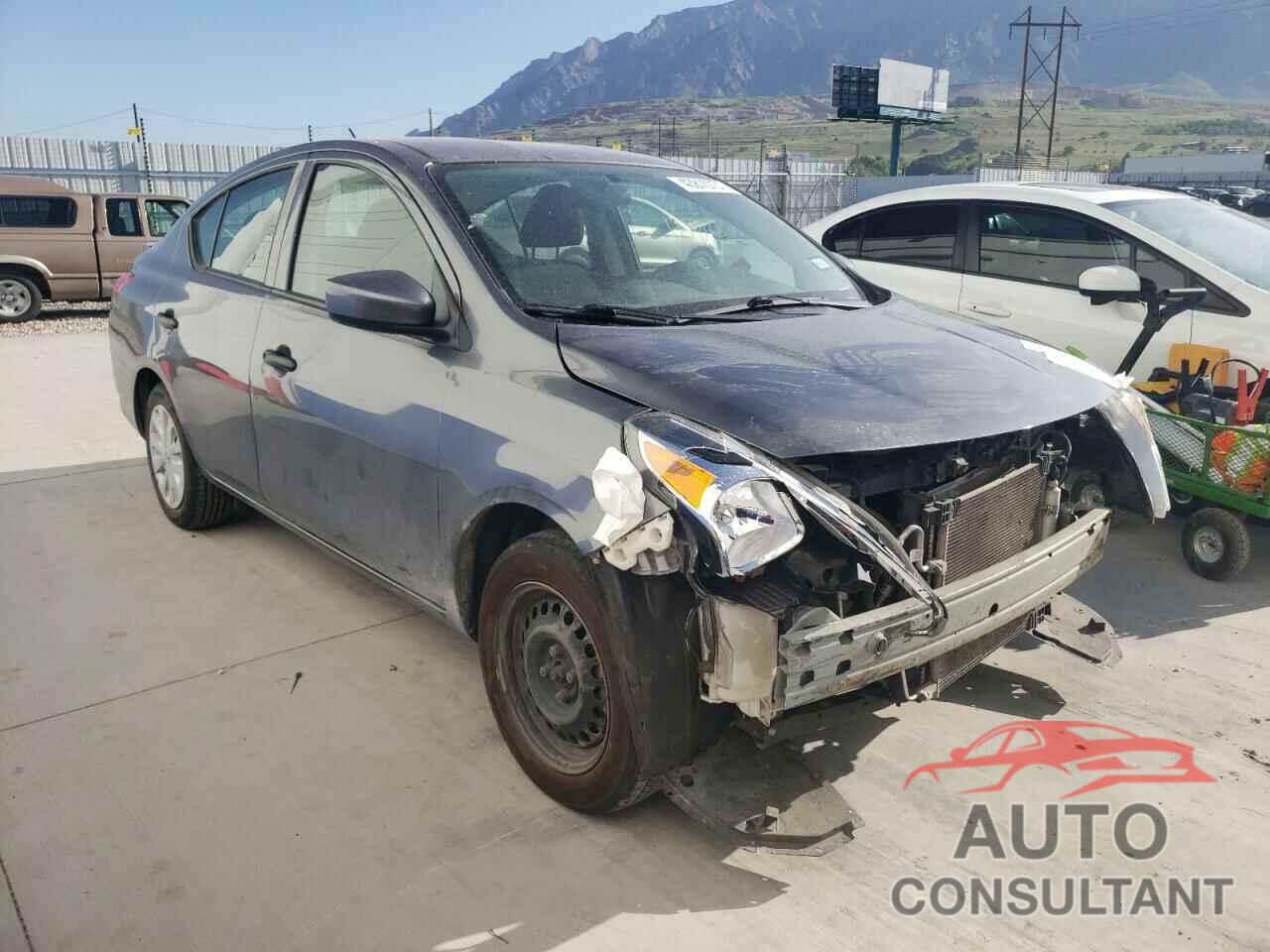 NISSAN VERSA 2018 - 3N1CN7AP8JL887437