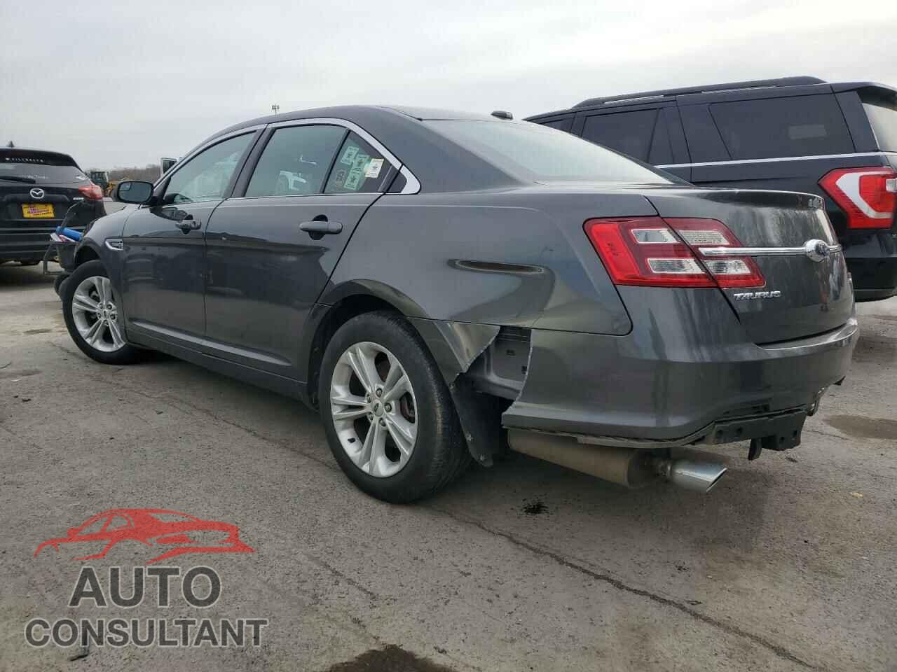 FORD TAURUS 2018 - 1FAHP2E89JG136196