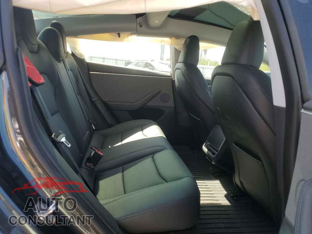 TESLA MODEL 3 2024 - 5YJ3E1EA7RF743100