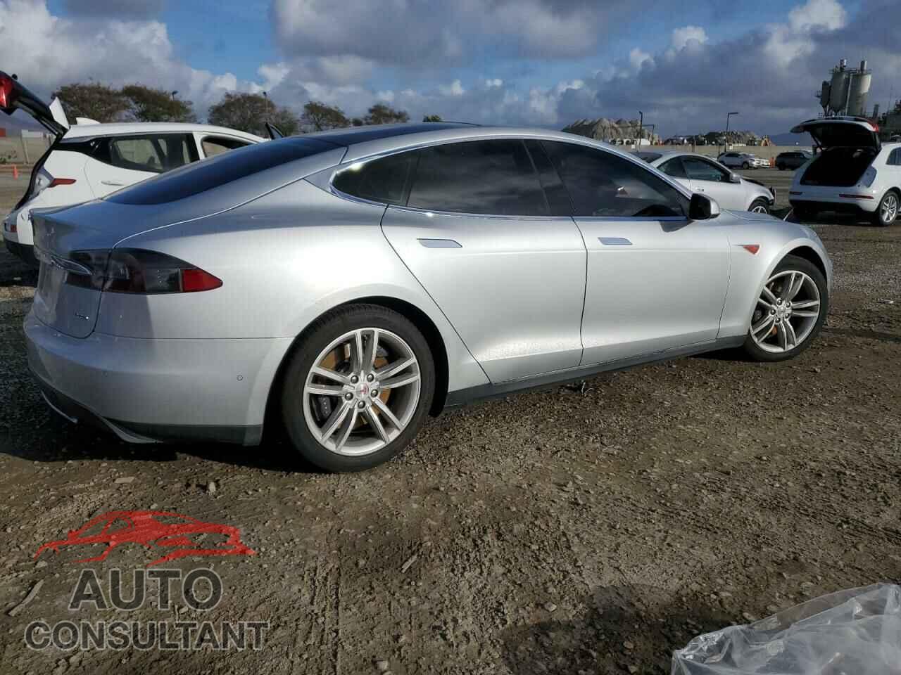 TESLA MODEL S 2015 - 5YJSA1H25FF080956