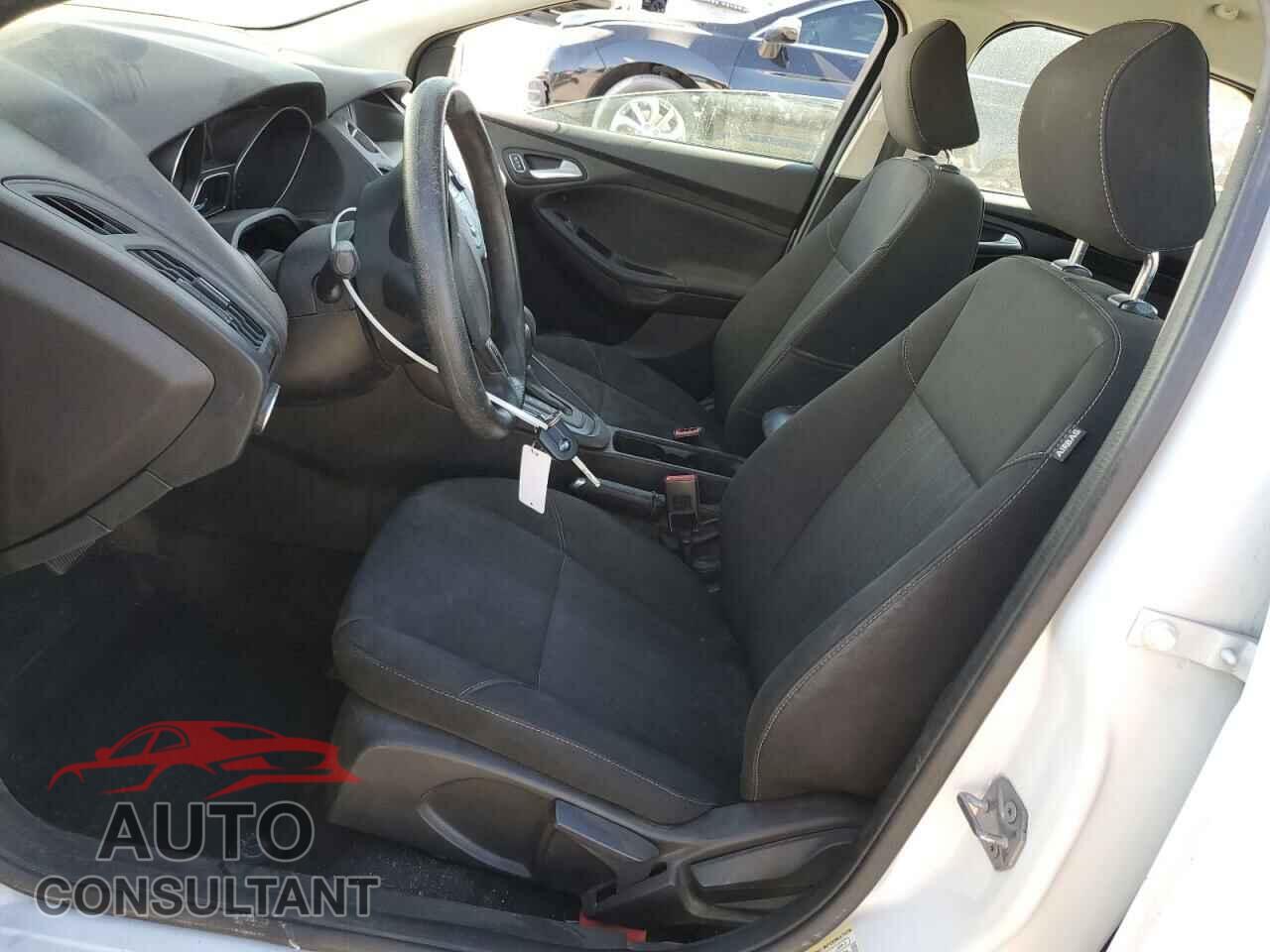 FORD FOCUS 2017 - 1FADP3F29HL300093
