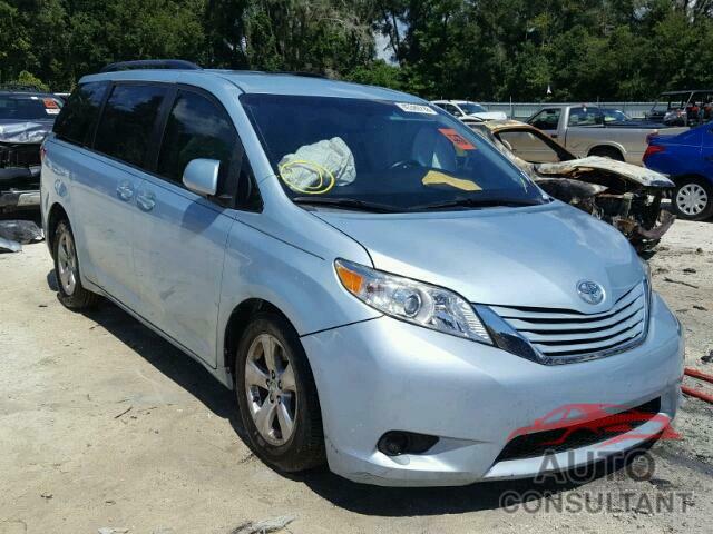 TOYOTA SIENNA LE 2015 - 5TDKK3DC9FS678888