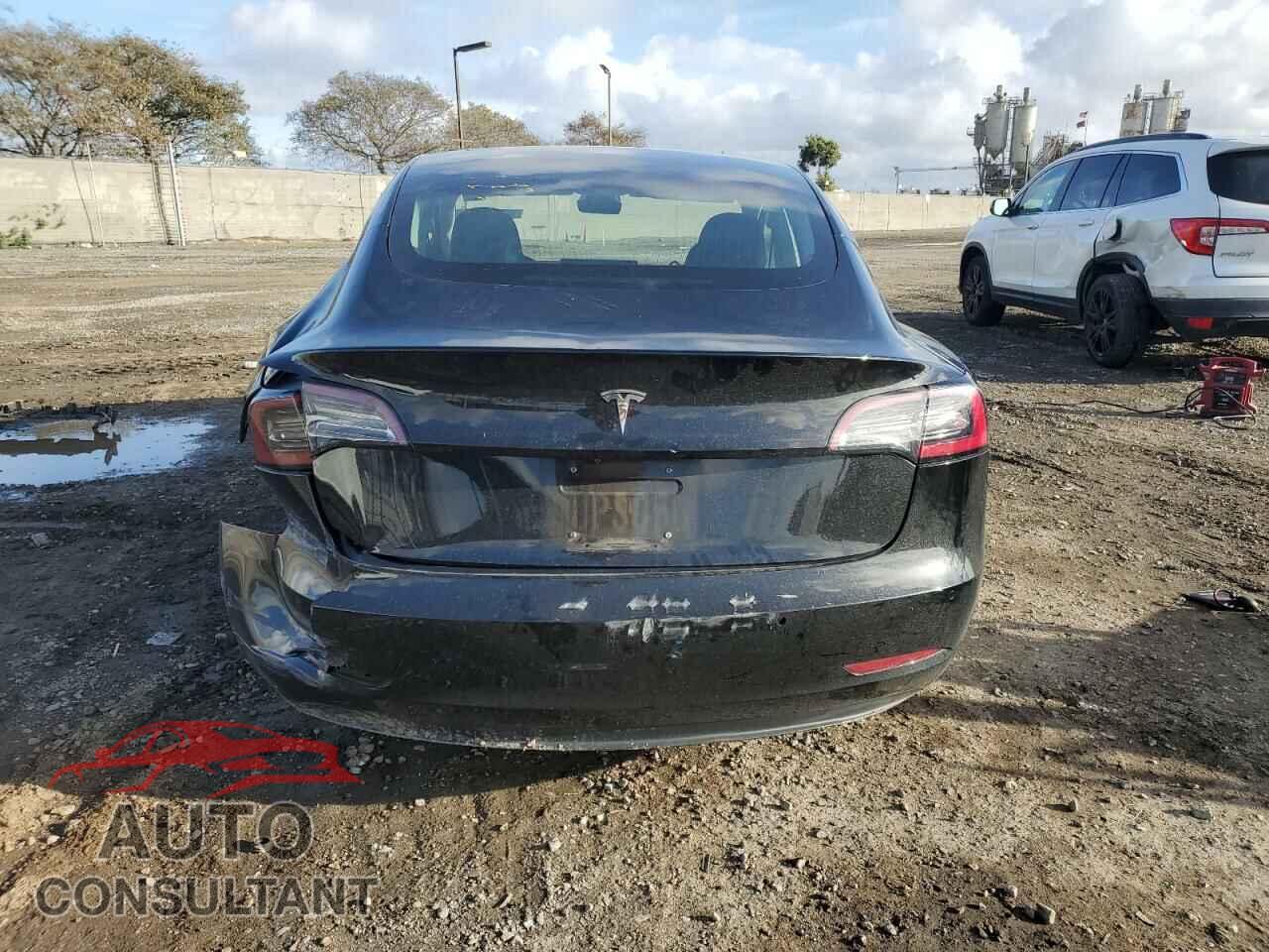 TESLA MODEL 3 2018 - 5YJ3E1EA7JF122671
