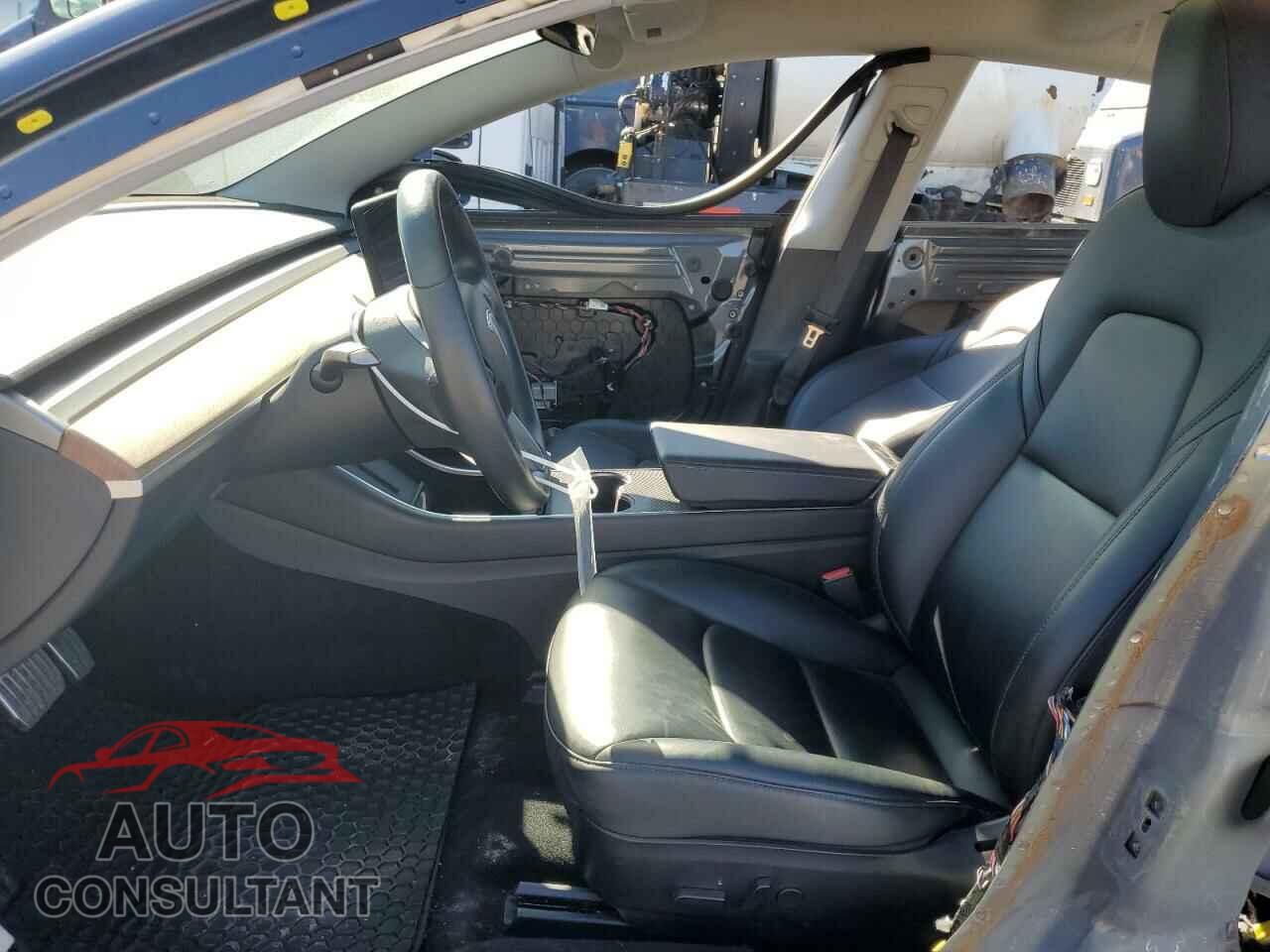 TESLA MODEL 3 2019 - 5YJ3E1EA9KF338197