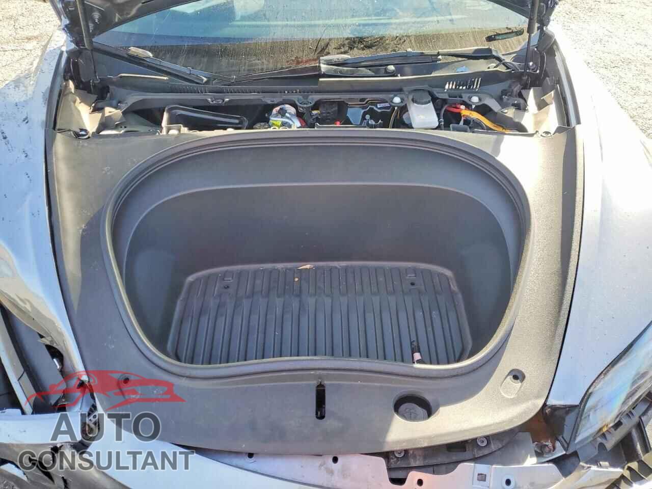 TESLA MODEL 3 2024 - 5YJ3E1EA7RF872857