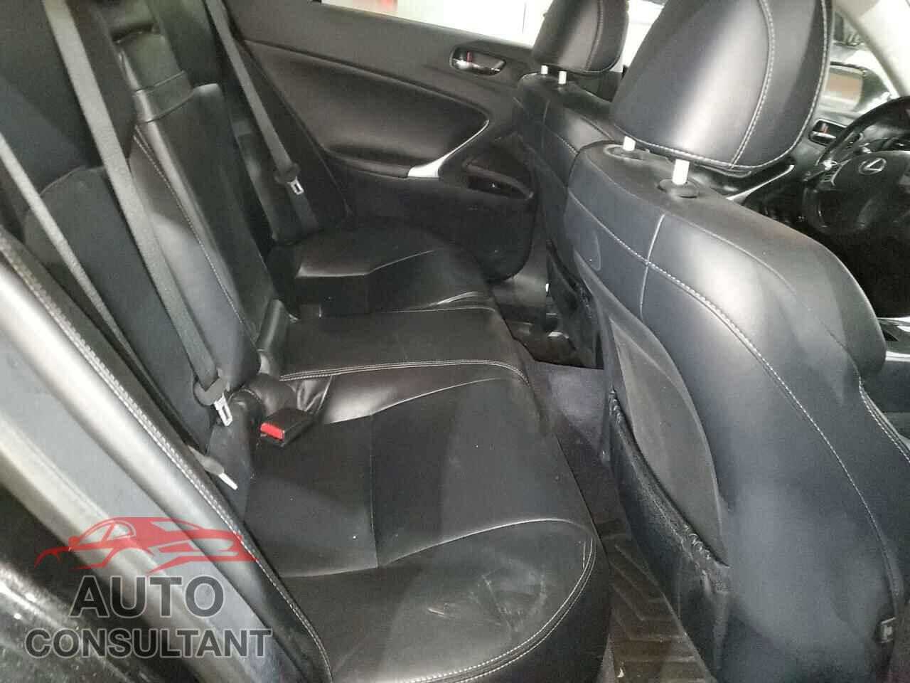 LEXUS IS 2011 - JTHCE5C22B5000532