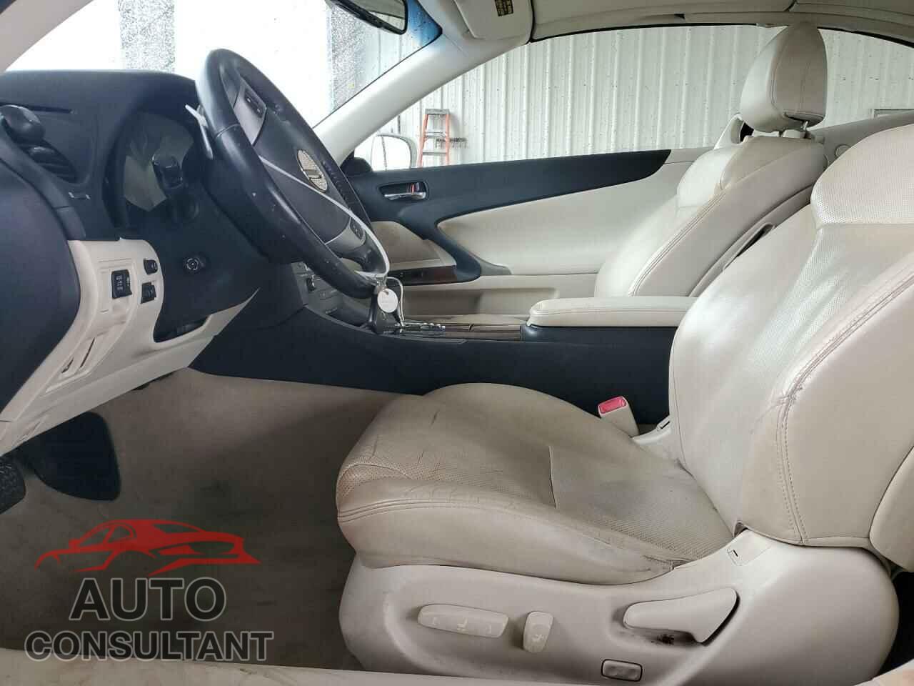 LEXUS IS 2014 - JTHFE2C22E2510736