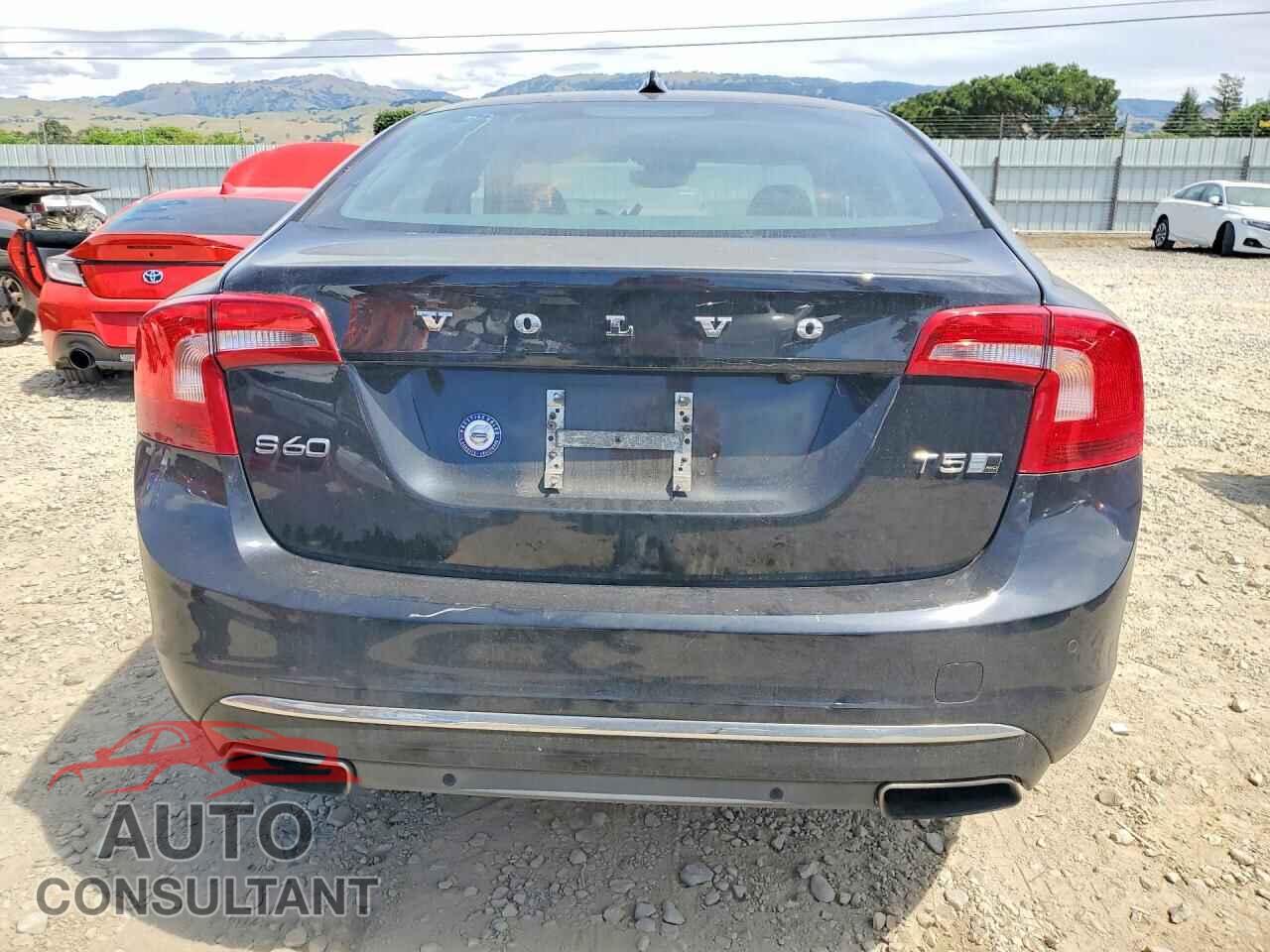 VOLVO S60 2018 - LYV402TK2JB178376