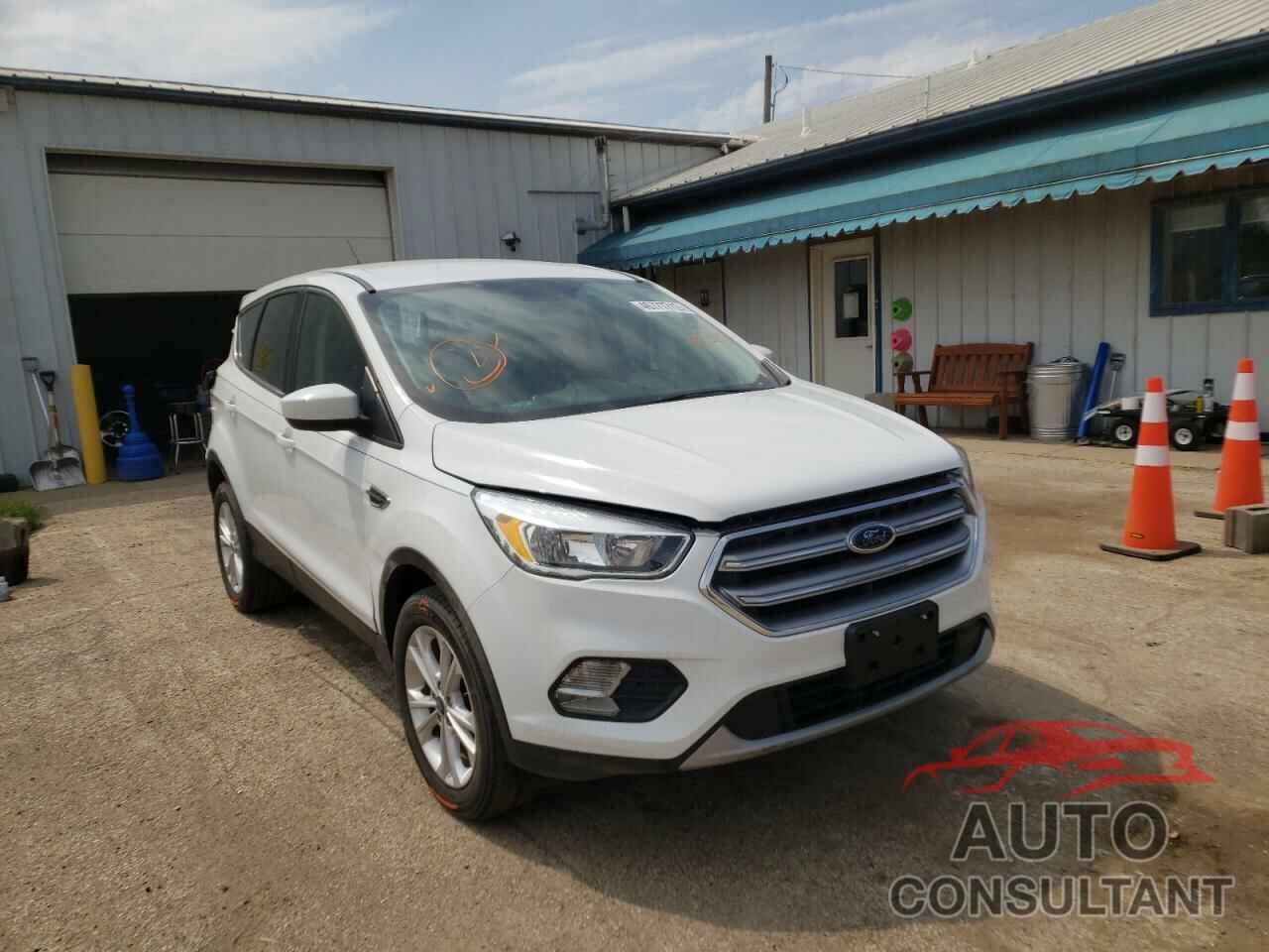 FORD ESCAPE 2017 - 1FMCU0GD3HUA53575